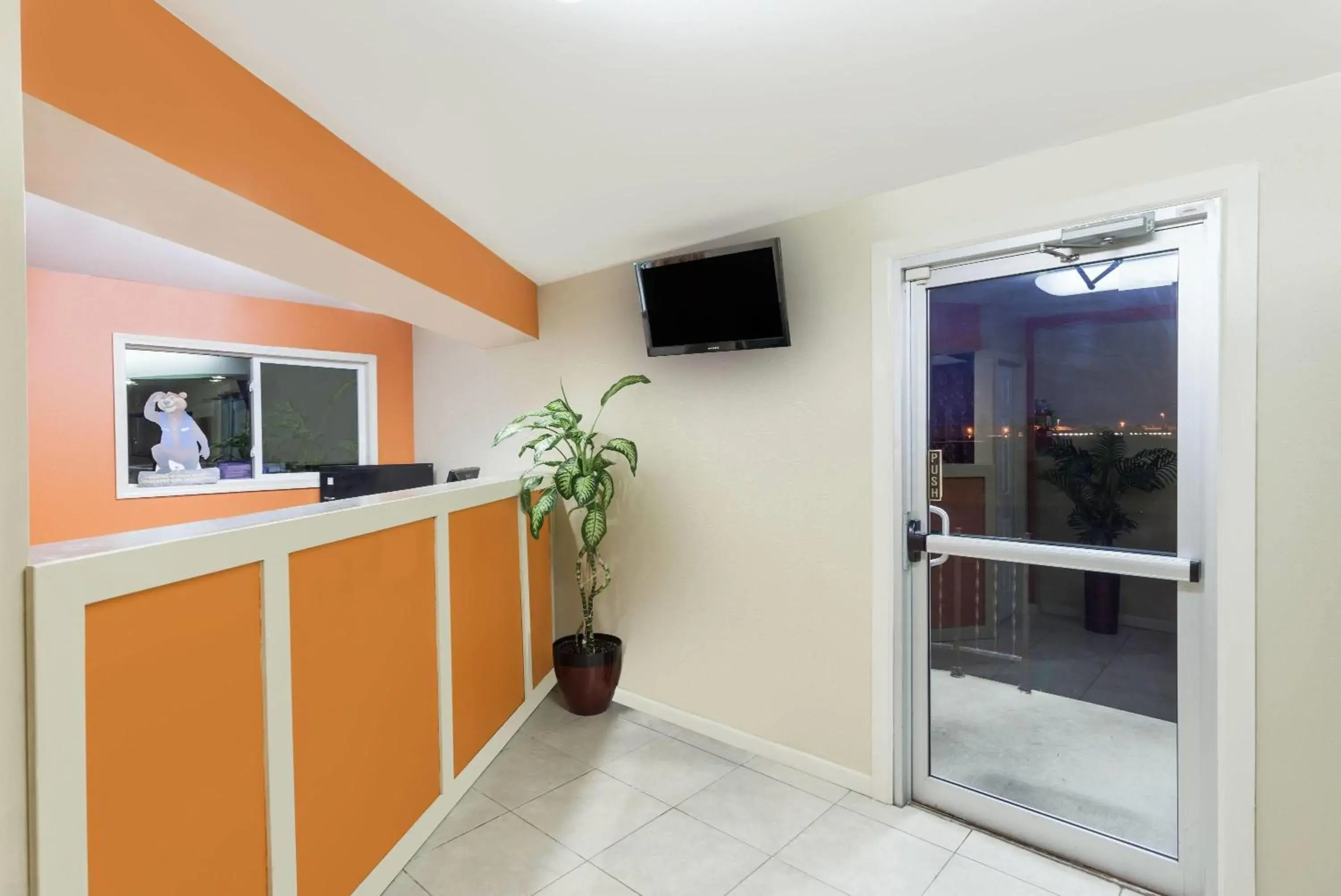 Lobby or reception in Travelodge by Wyndham Seymour Lobby or reception in Travelodge by Wyndham Seymour