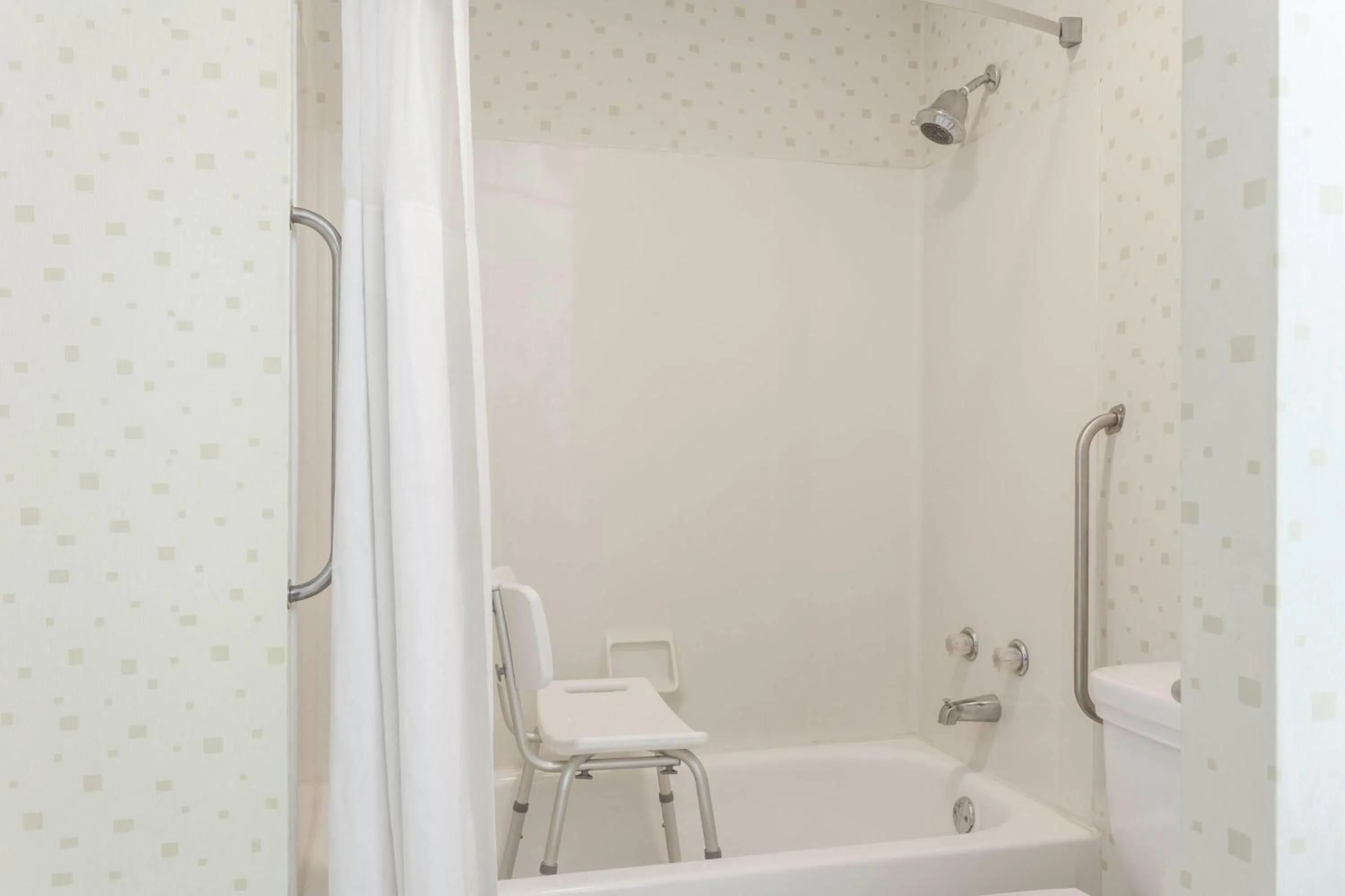 Bathroom in Travelodge by Wyndham Seymour