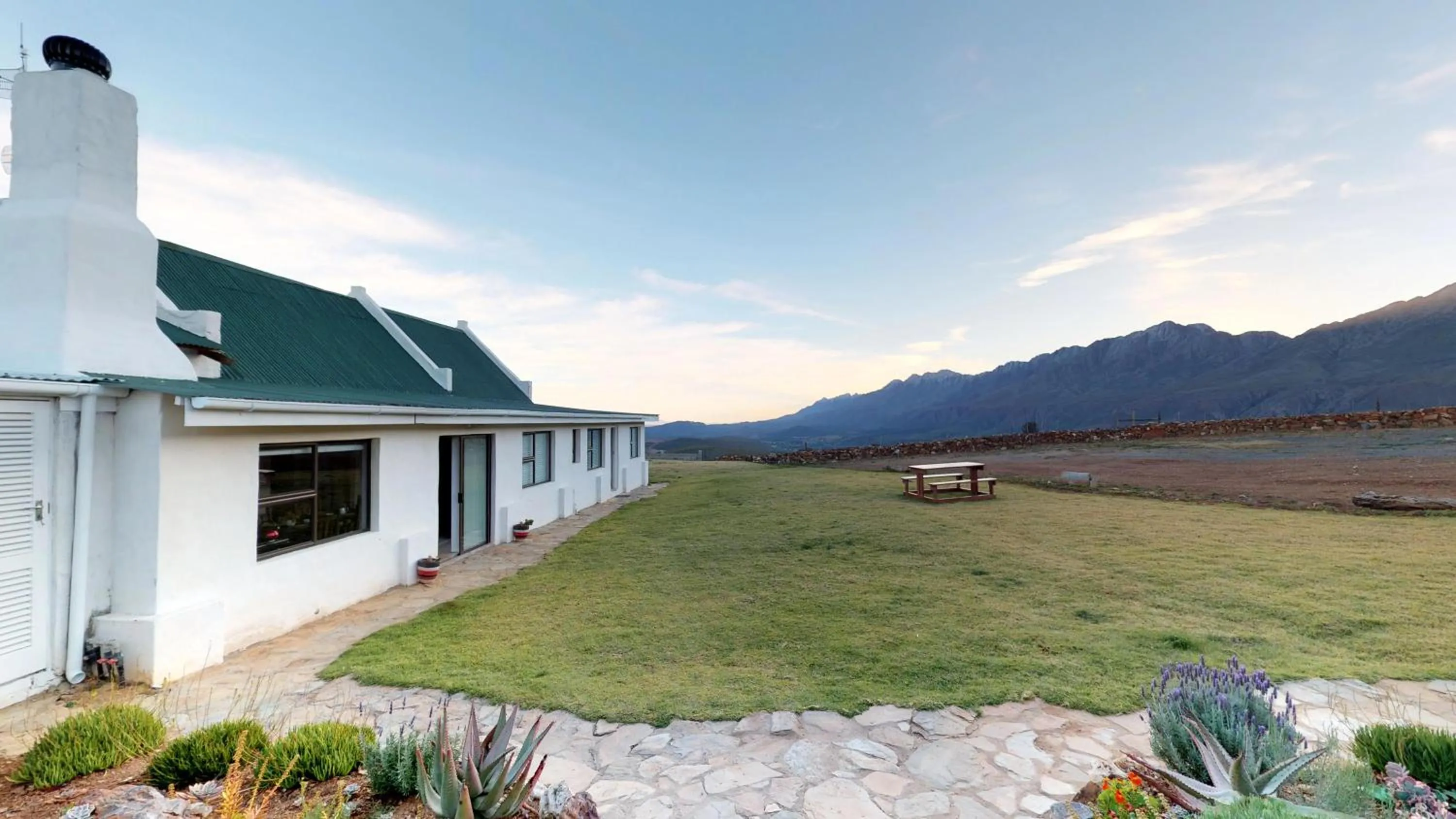 Swartberg Pass Cottages - Kobus Se Gat