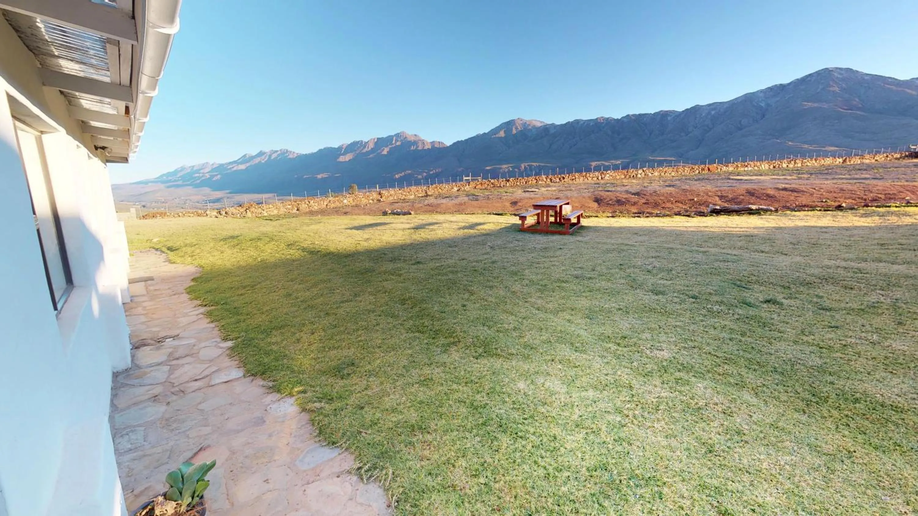 Garden view in Swartberg Pass Cottages - Kobus Se Gat