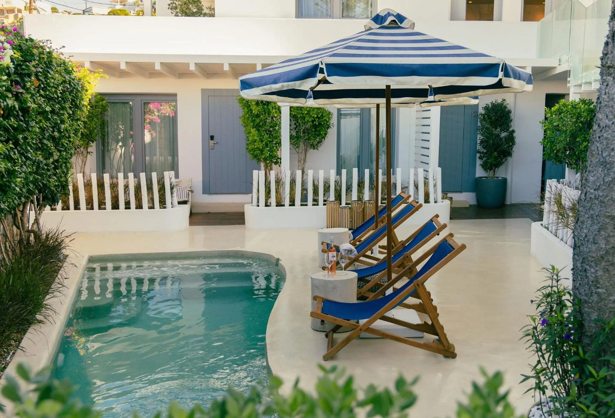 Swimming pool in Oniro Suites