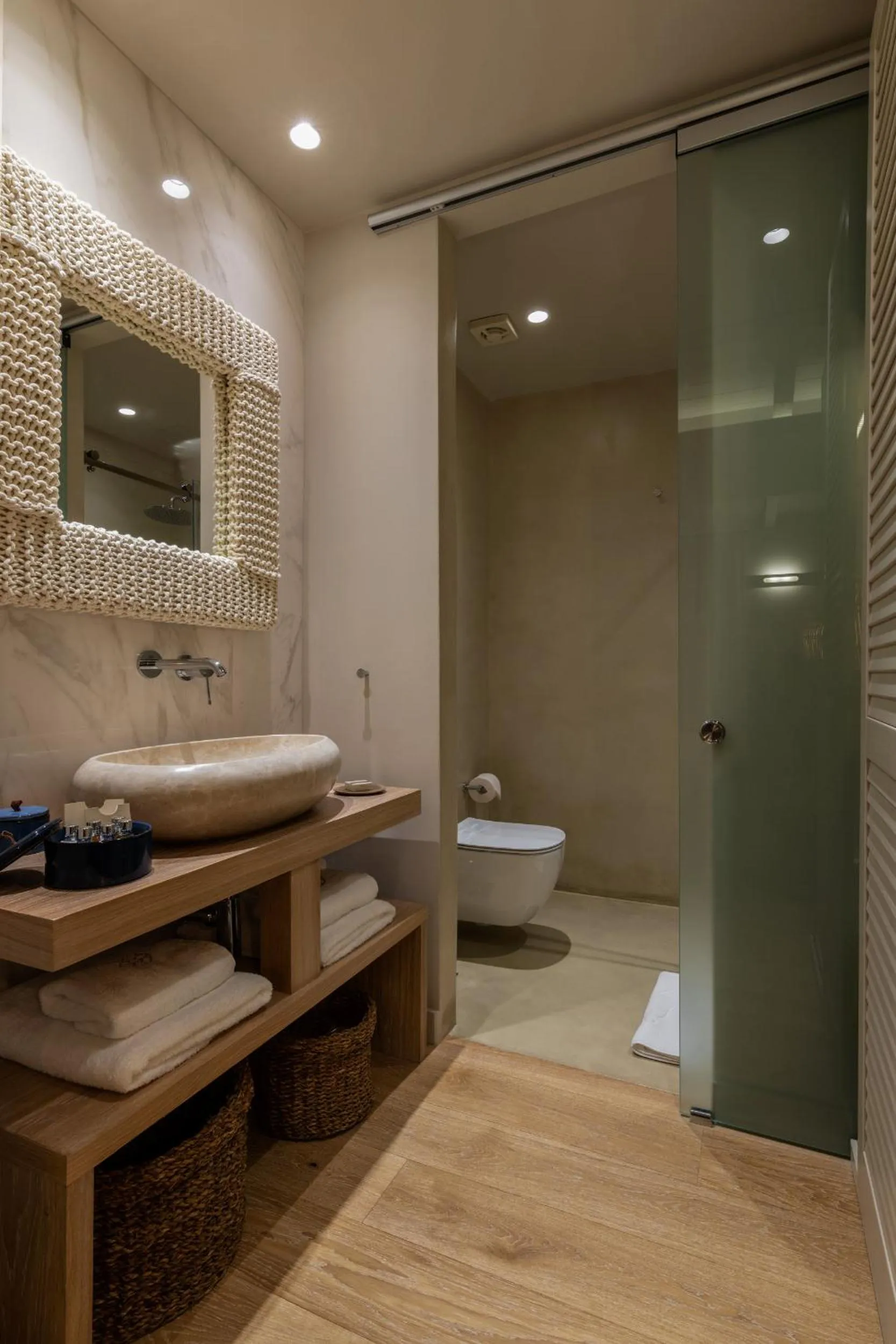 Shower in Oniro Suites