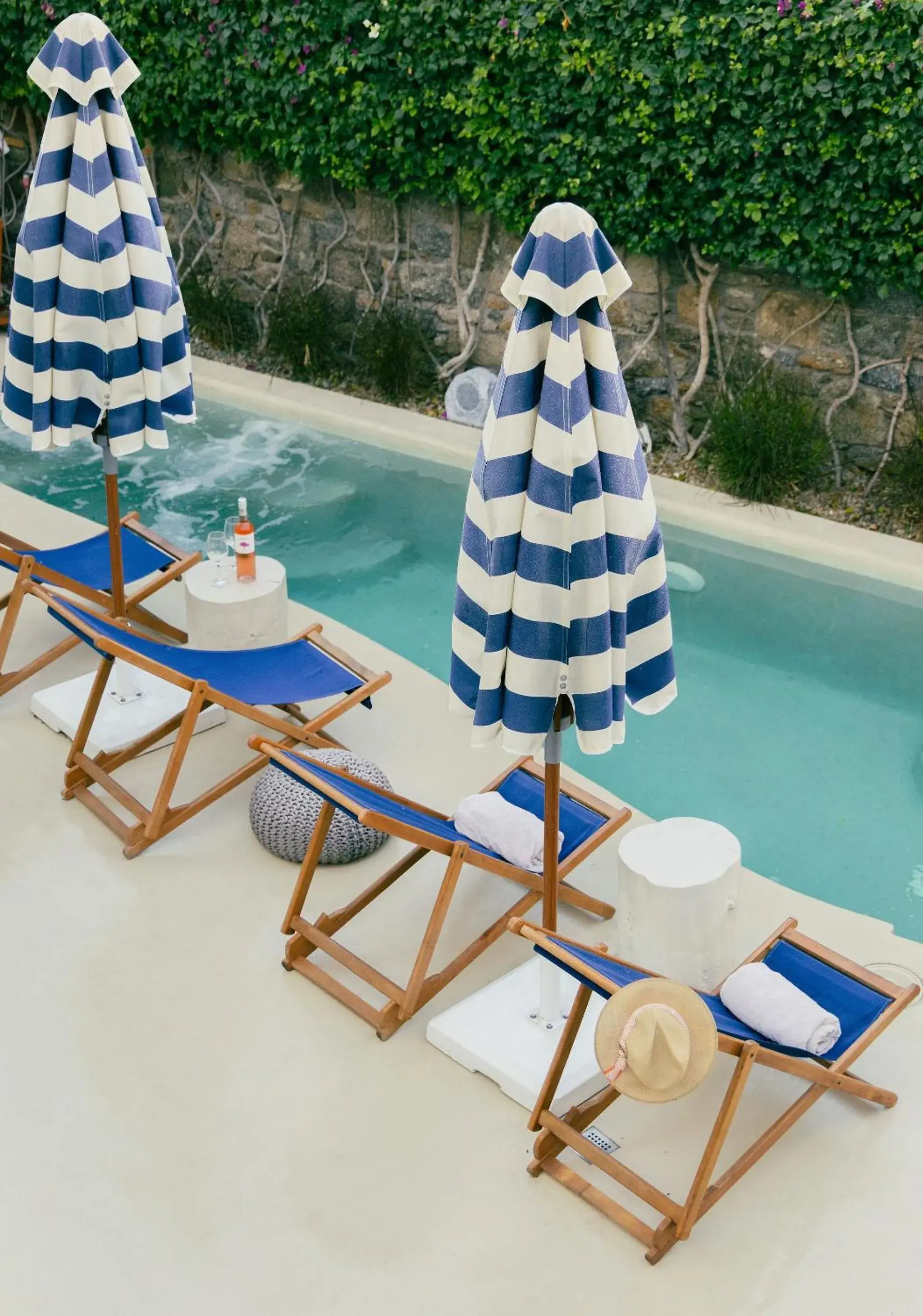 Swimming pool in Oniro Suites Swimming pool in Oniro Suites