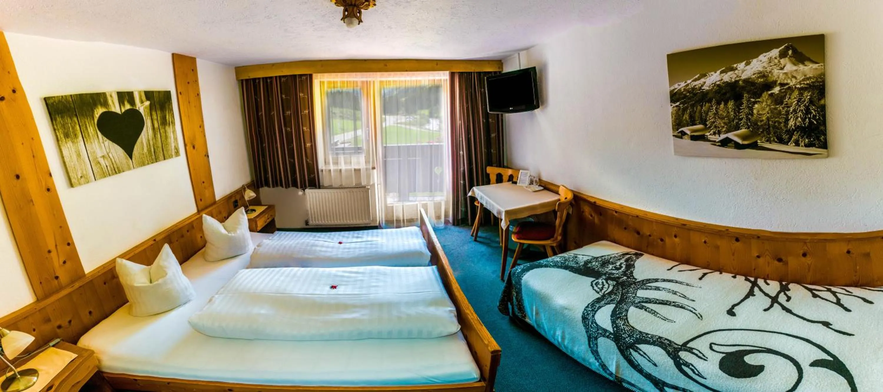 Photo of the whole room, Bed in Haus Elisabeth