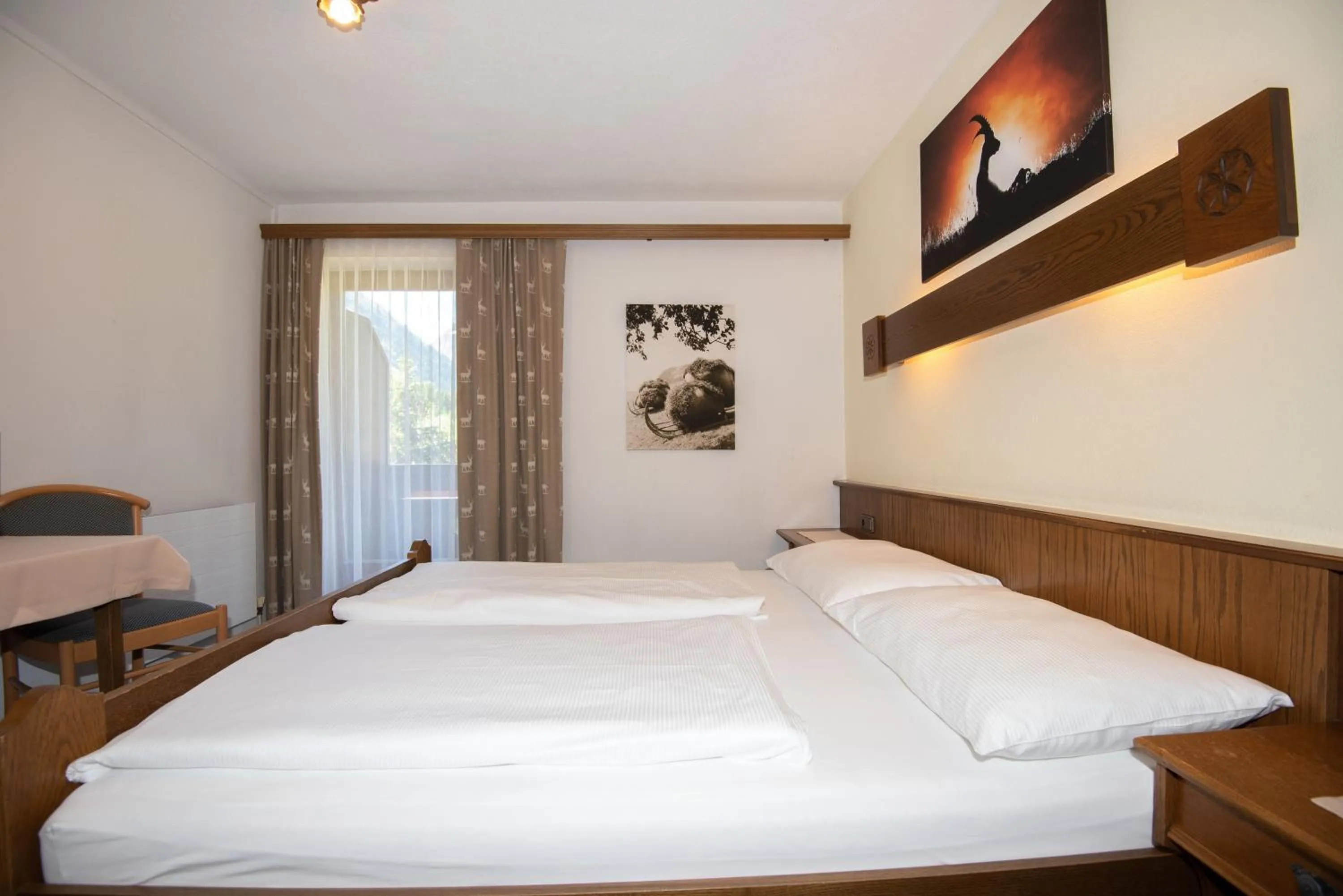 Photo of the whole room, Bed in Haus Elisabeth