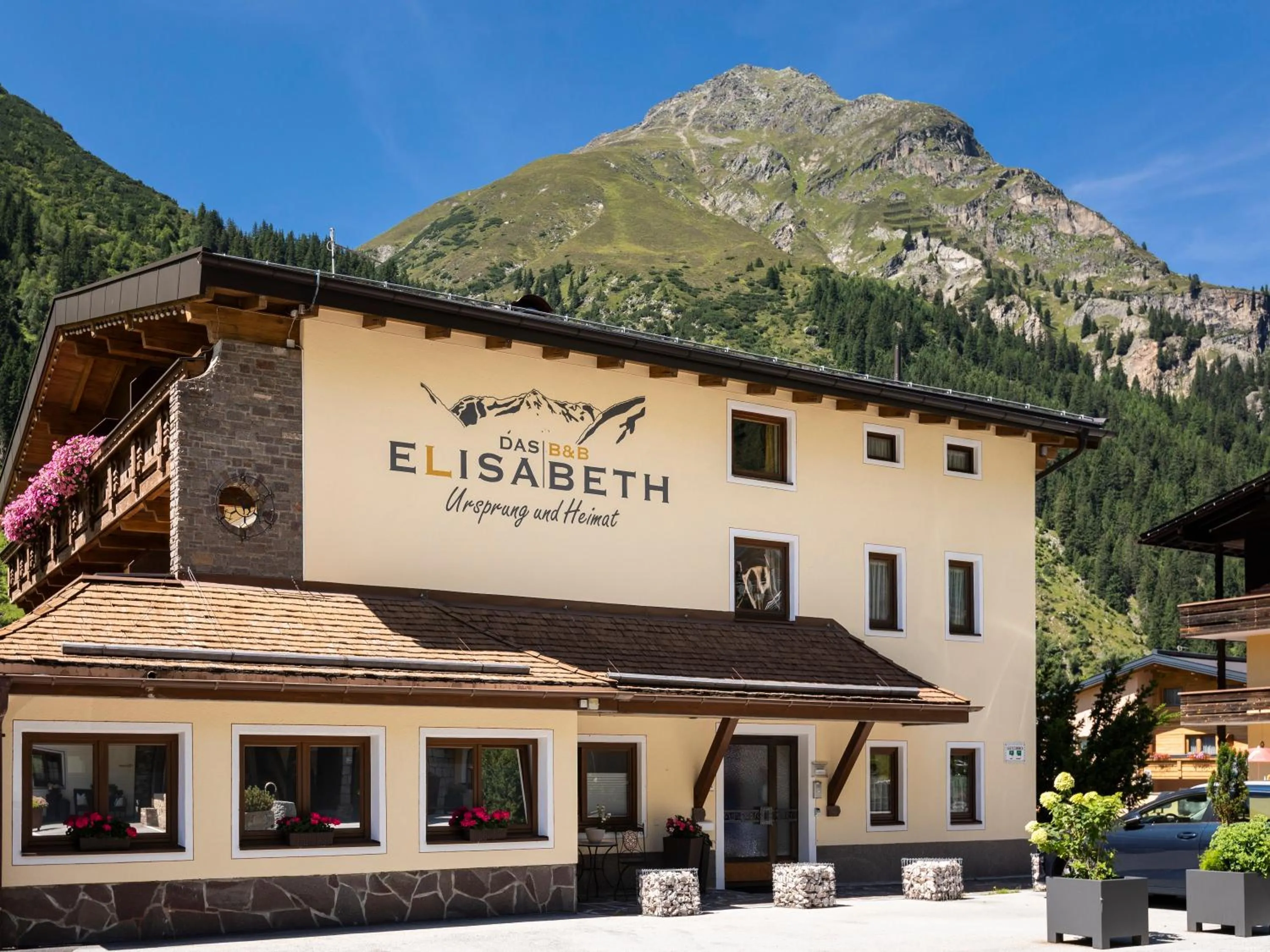 Property building in Haus Elisabeth