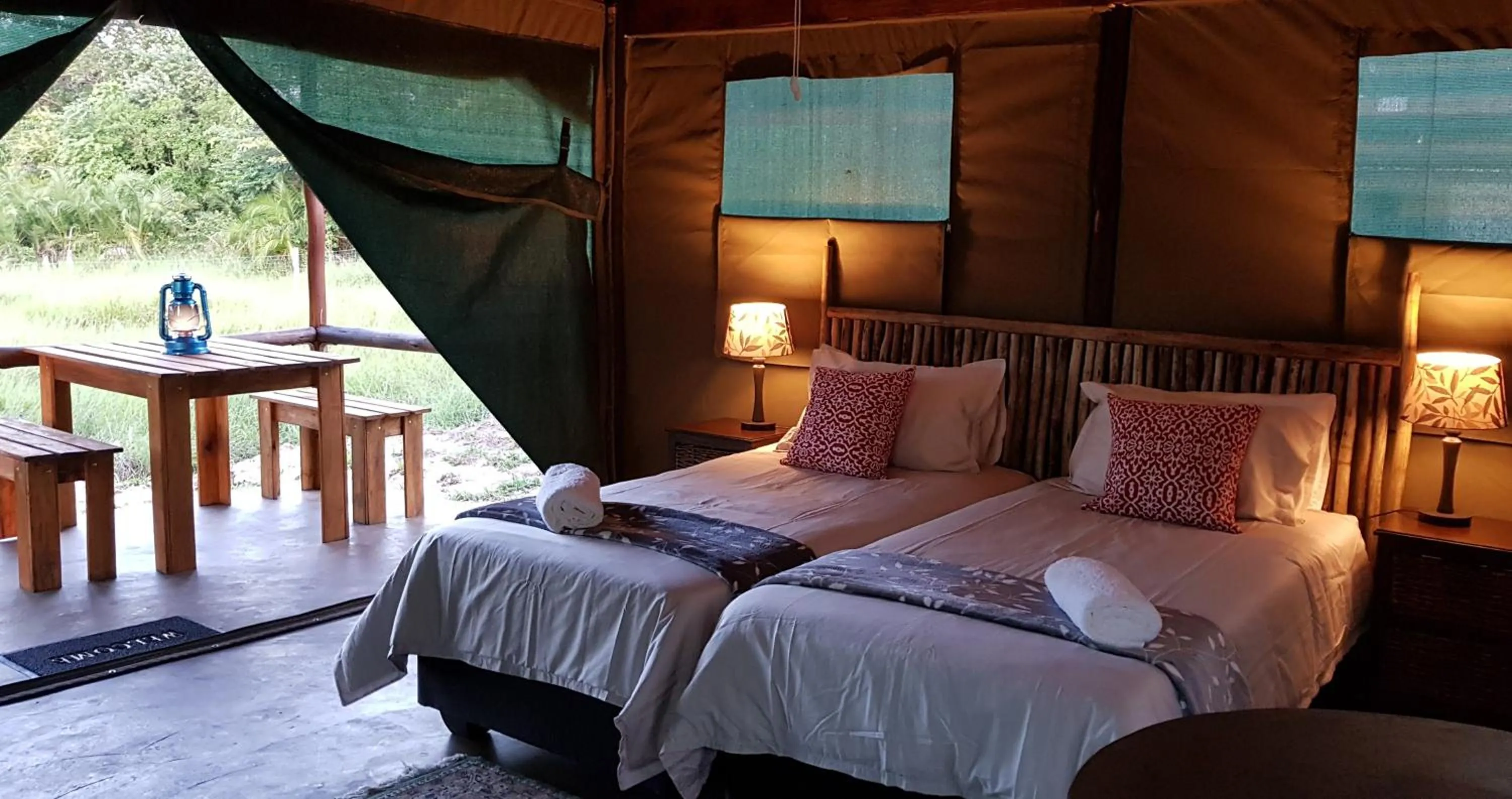 Bed in Kingfisher Bush Lodge