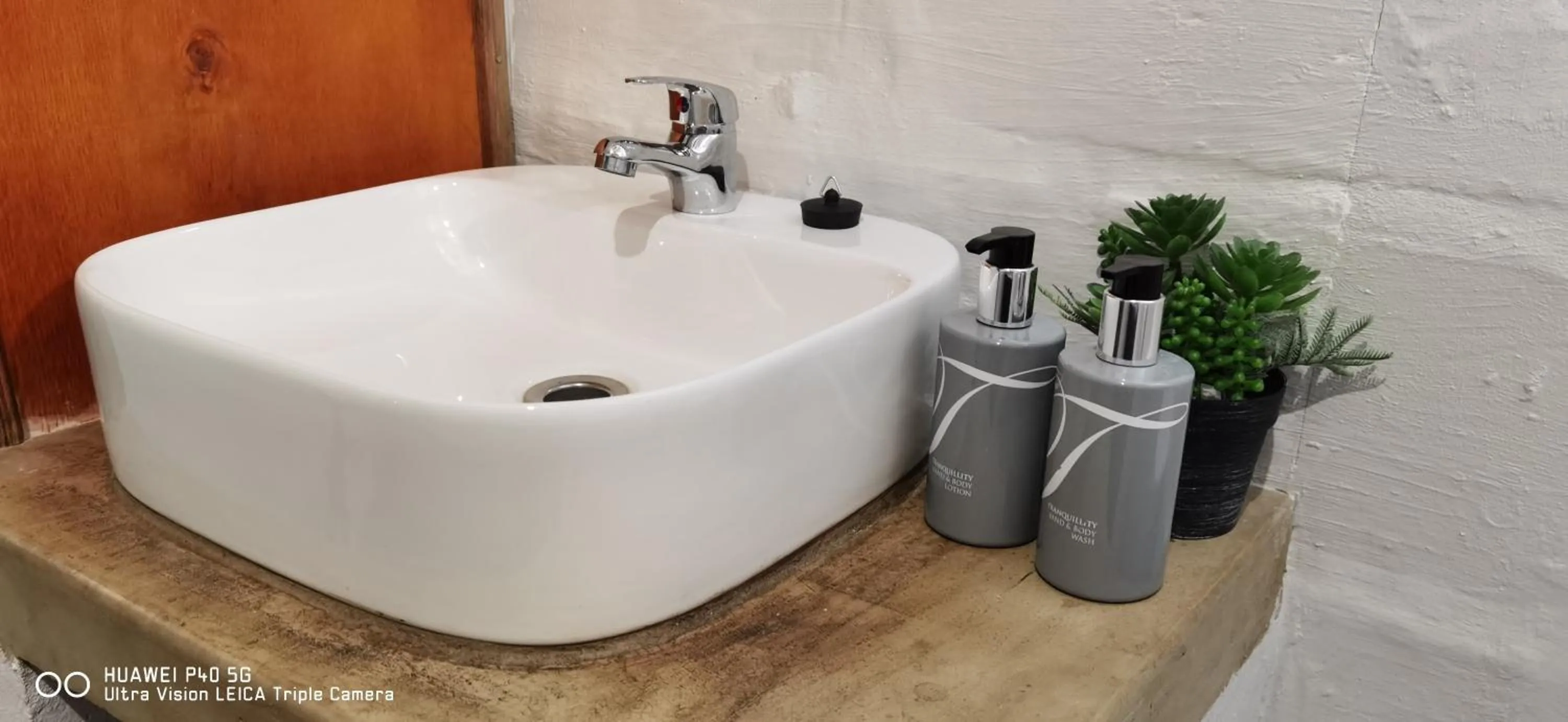 Bathroom in Kingfisher Bush Lodge