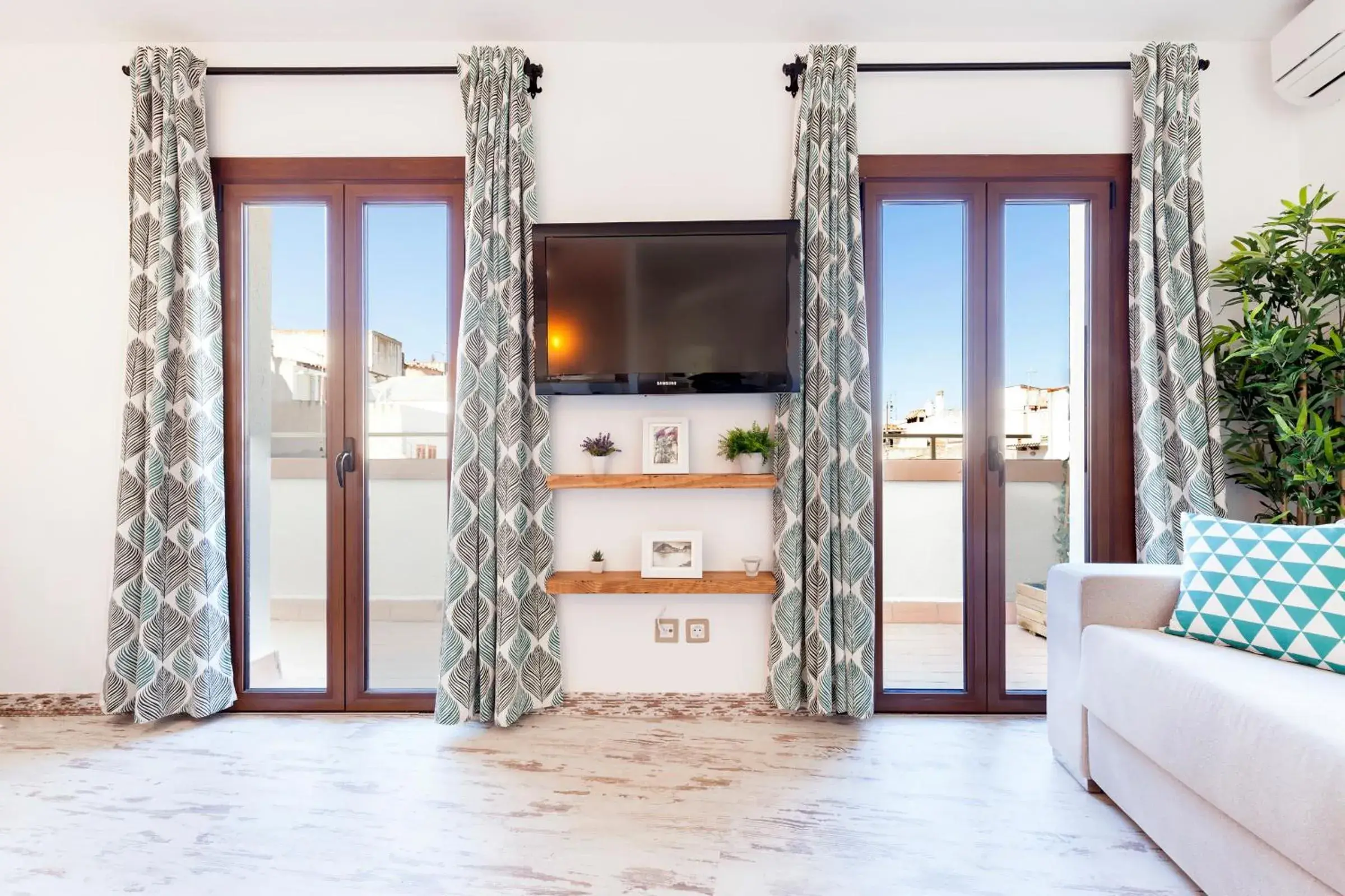 Lets Holidays Nice apartment 1 min to the beach Lets Holidays Nice apartment 1 min to the beach