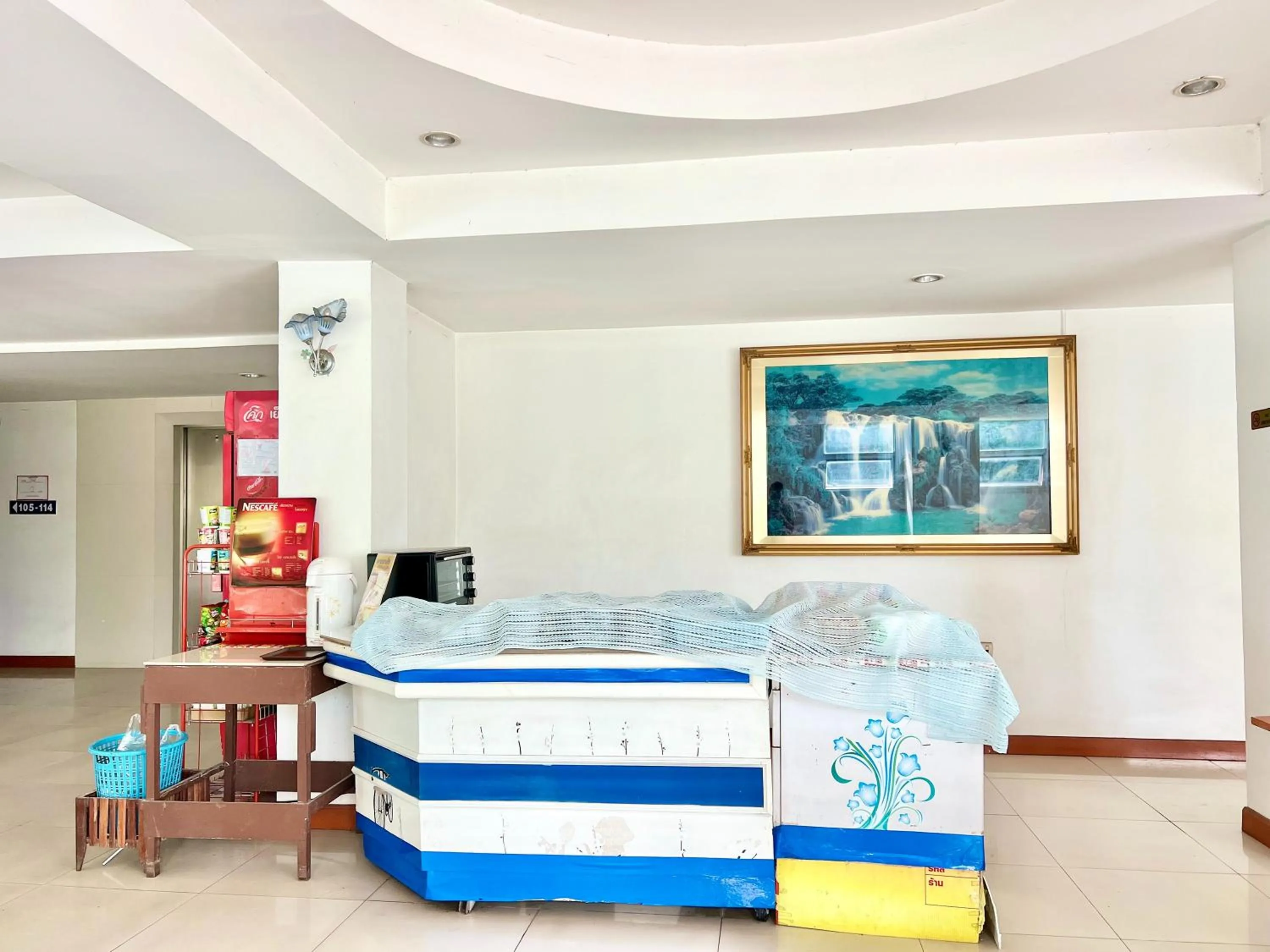 Property building, Bed in BT Grand Condotel