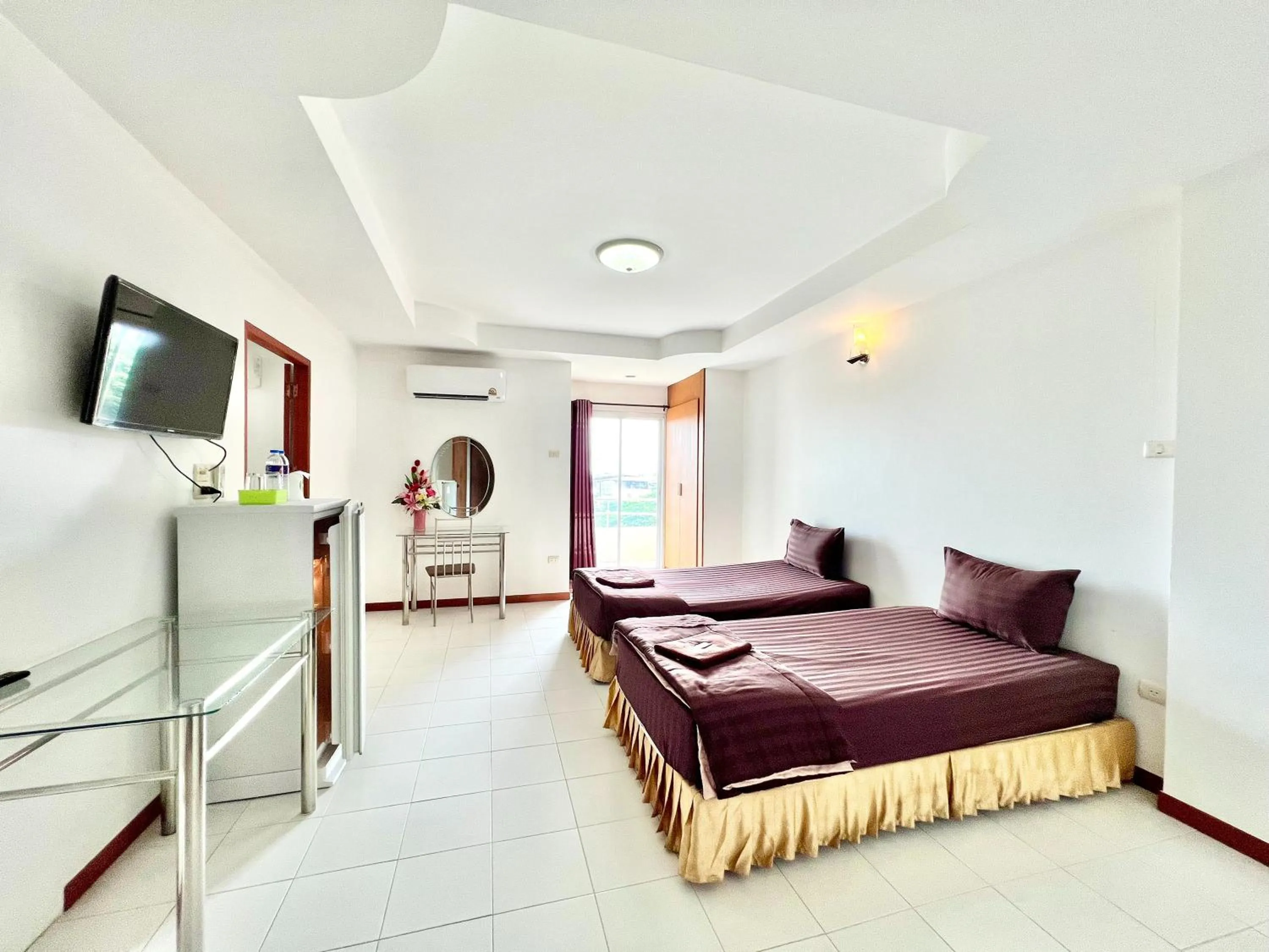 Bedroom, Bed in BT Grand Condotel