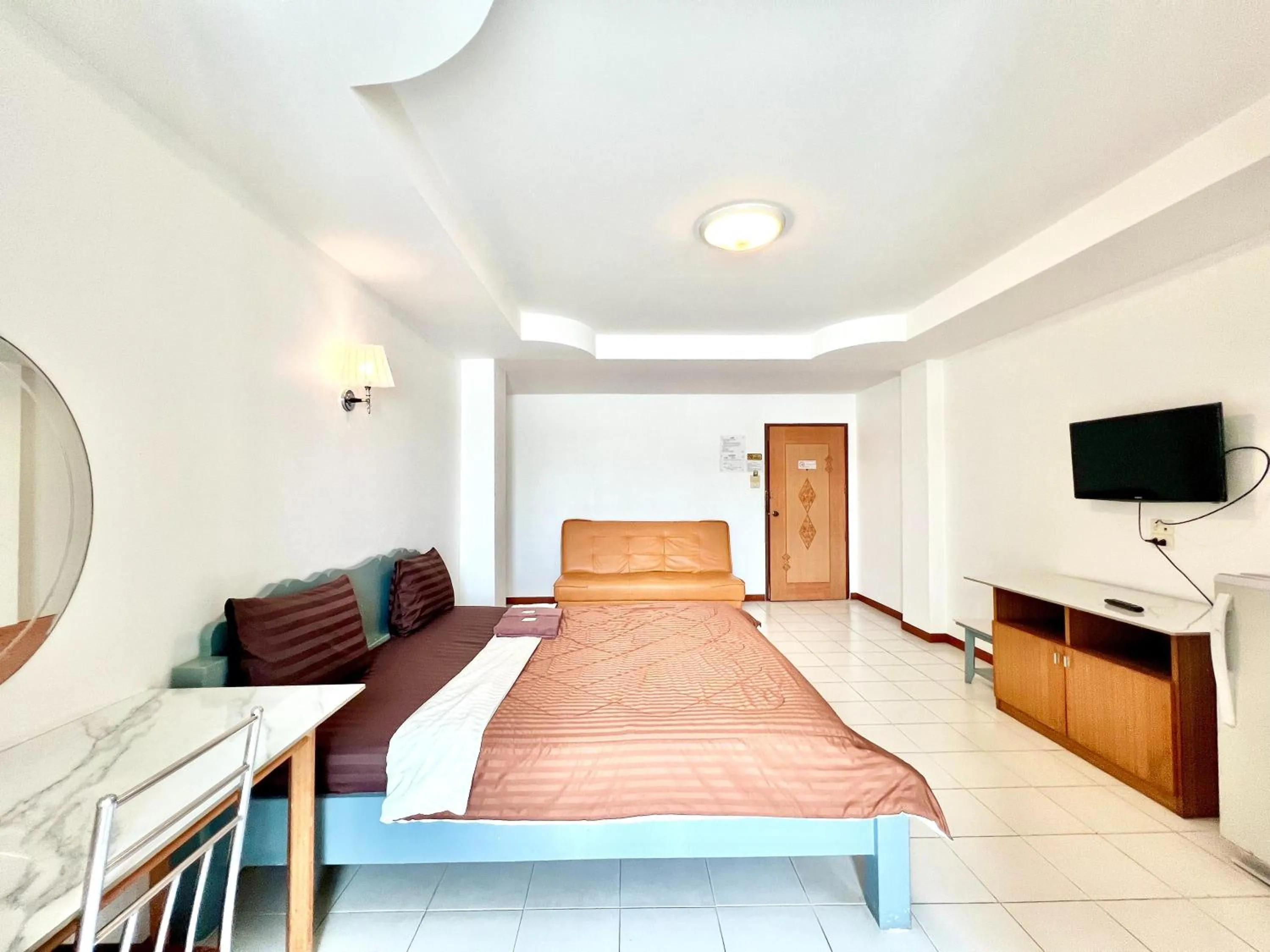 Bedroom, Bed in BT Grand Condotel