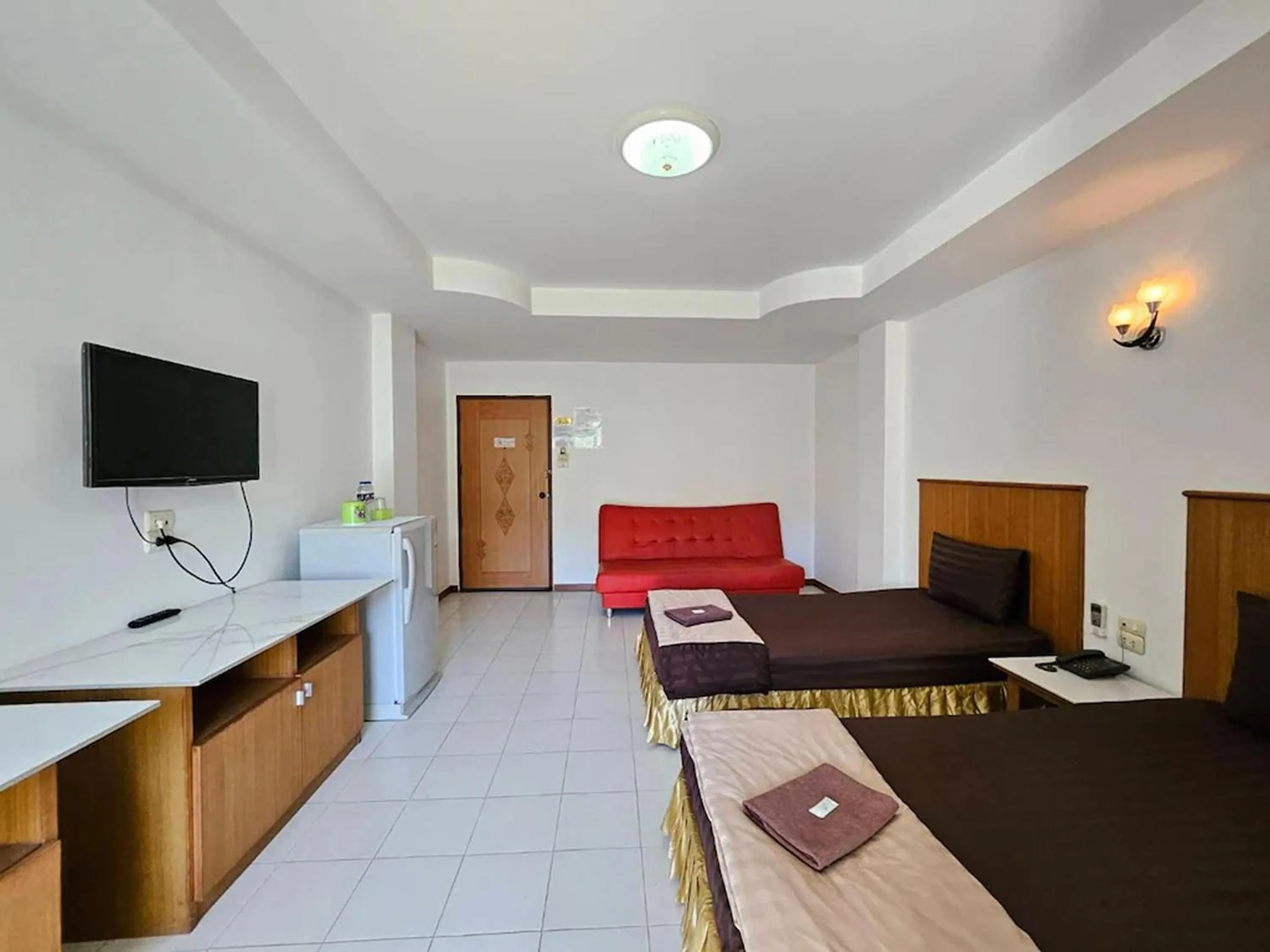 Bedroom, Bed in BT Grand Condotel