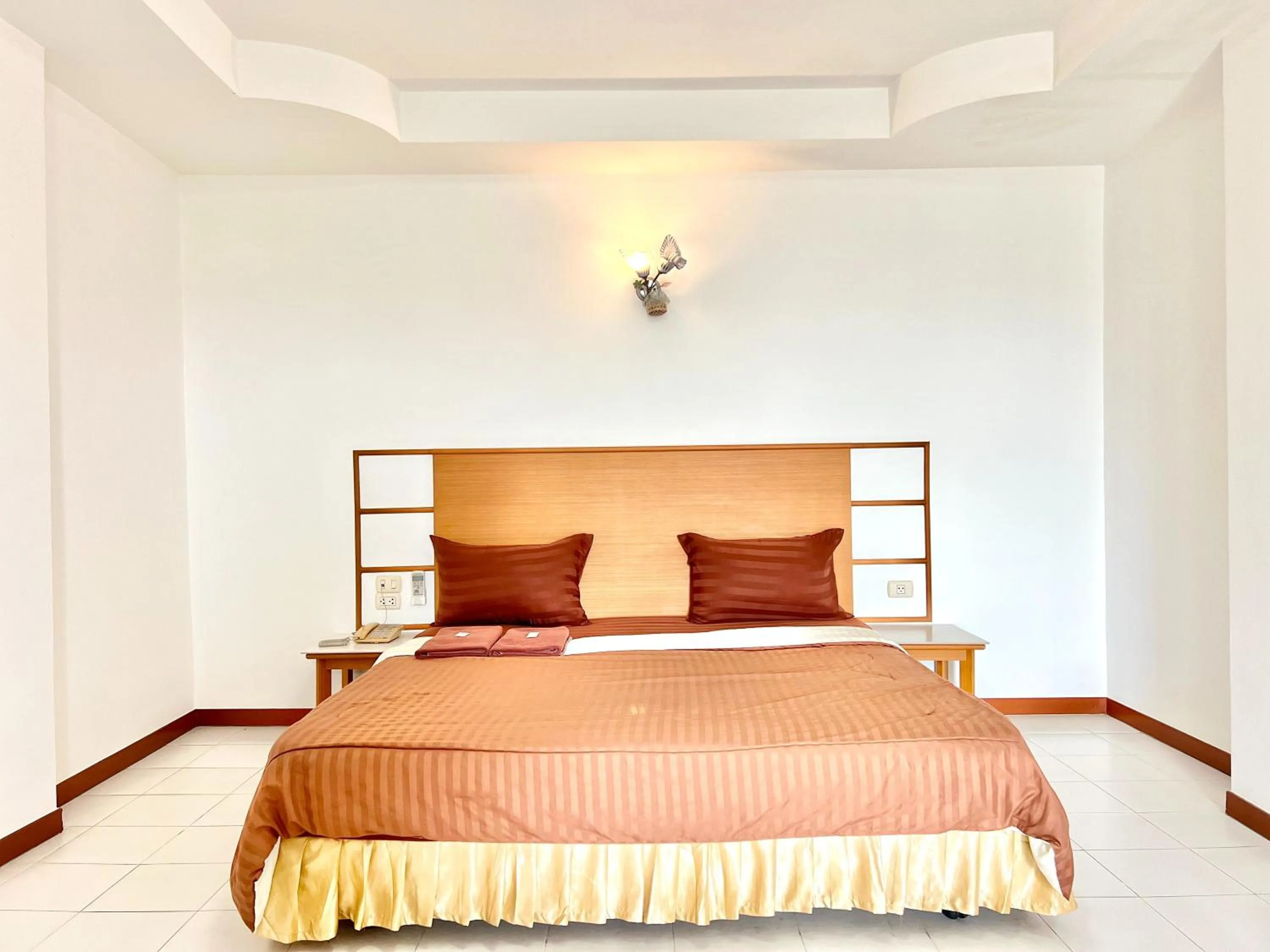 Bedroom, Bed in BT Grand Condotel