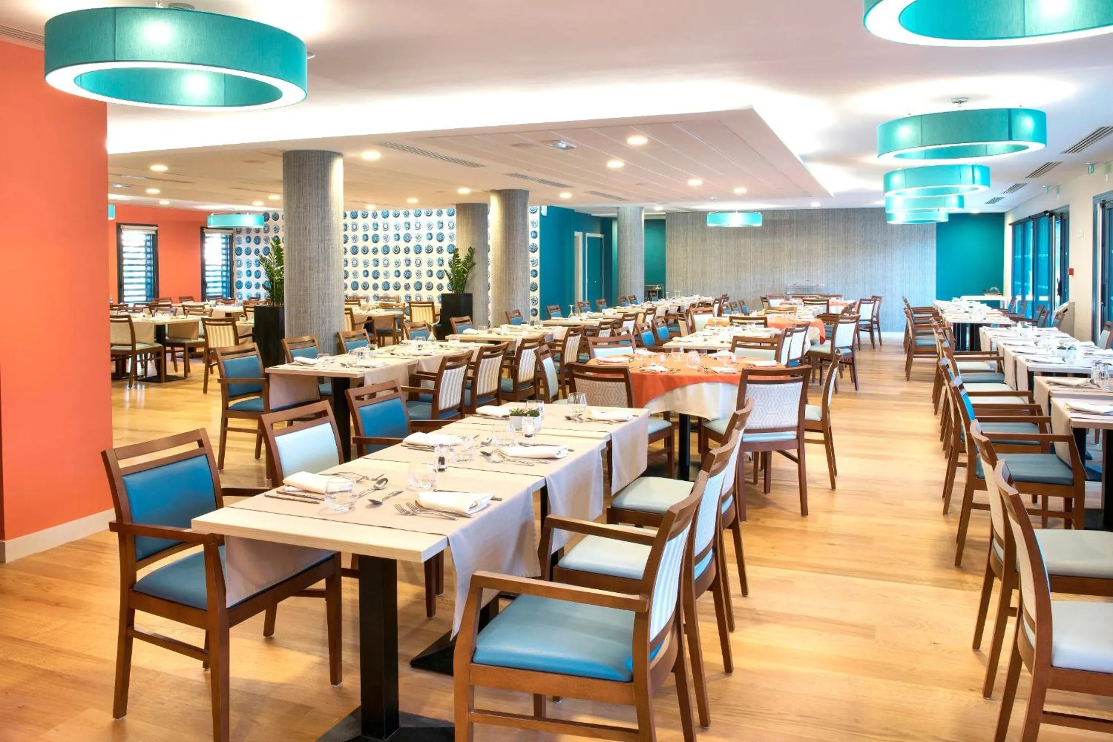 Restaurant/places to eat in Domitys La Palombine