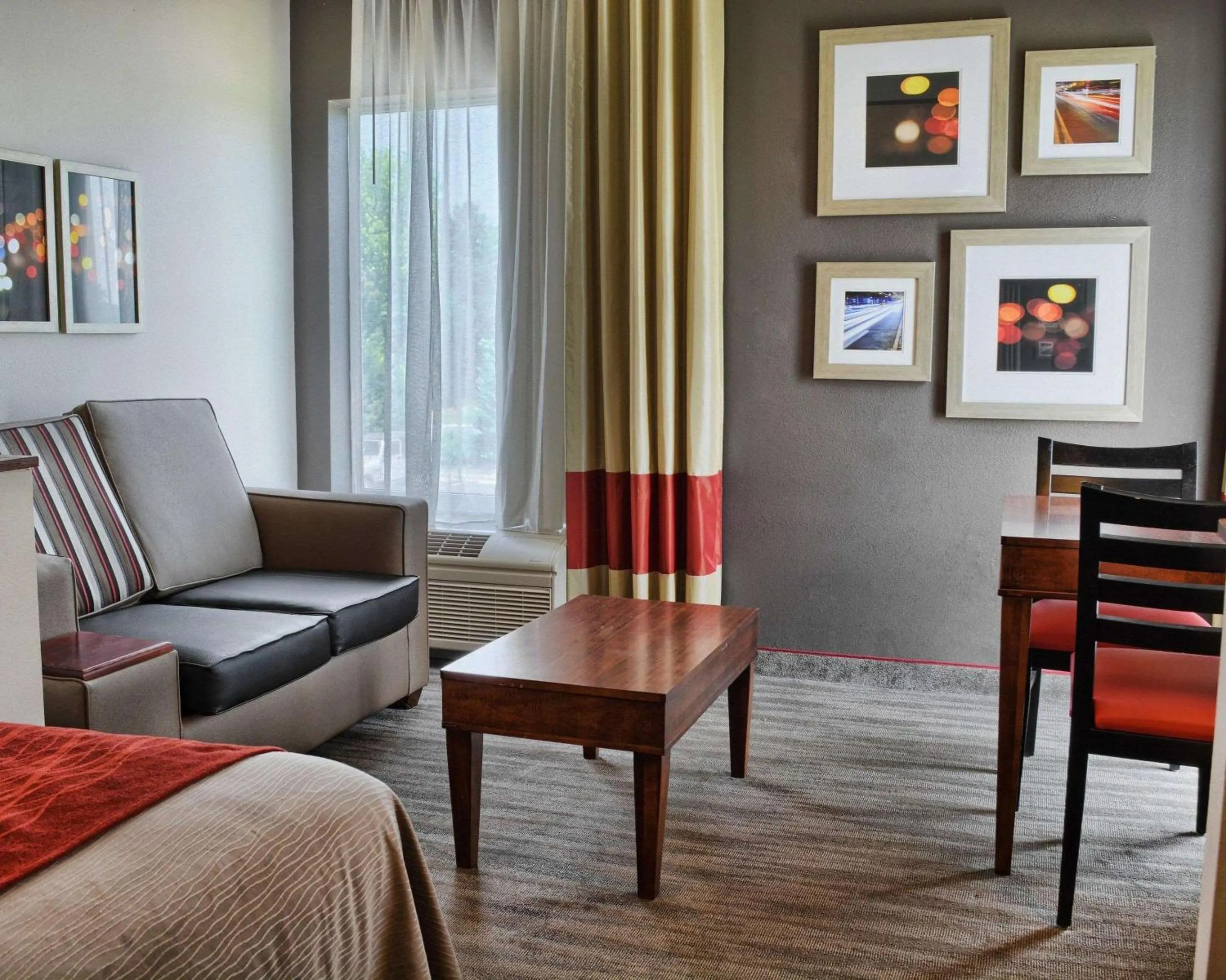 Photo of the whole room in Comfort Inn Ruther Glen near Kings Dominion