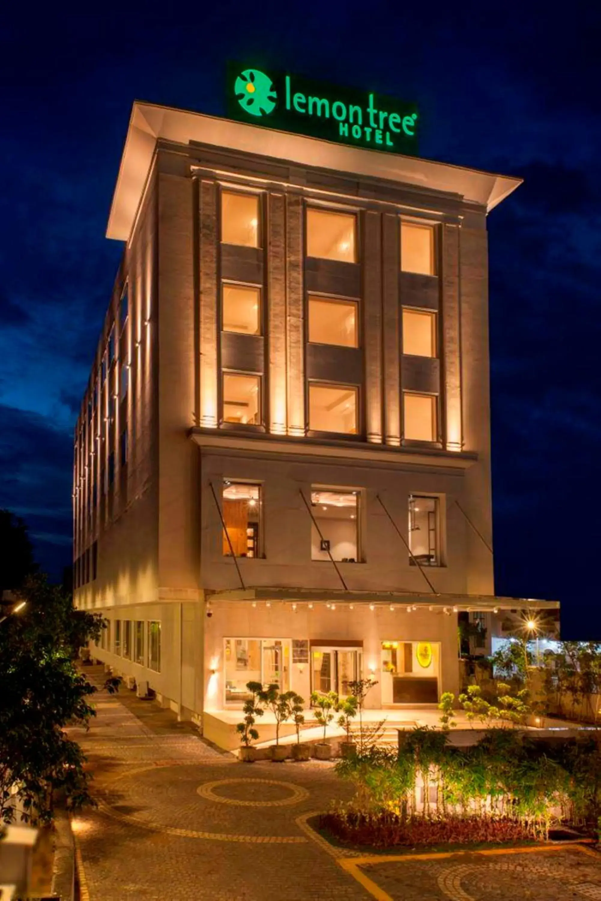 Facade/entrance in Lemon Tree Hotel Lucknow Facade/entrance in Lemon Tree Hotel Lucknow