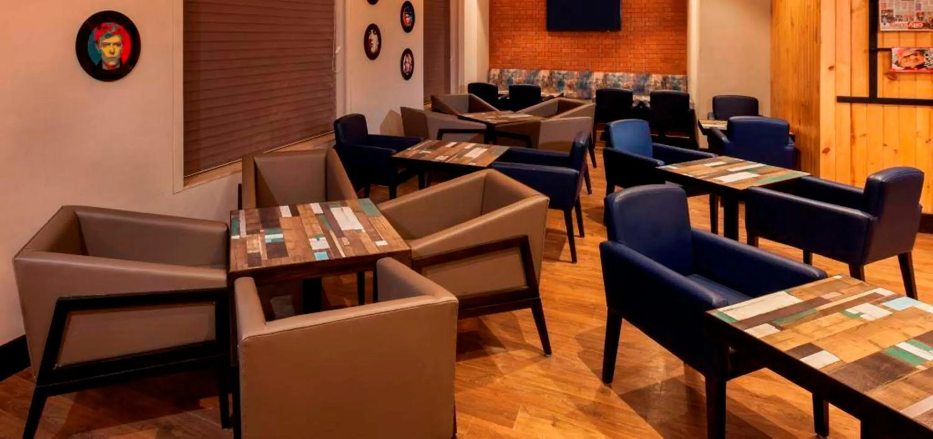 Lounge or bar in Lemon Tree Hotel Lucknow Lounge or bar in Lemon Tree Hotel Lucknow