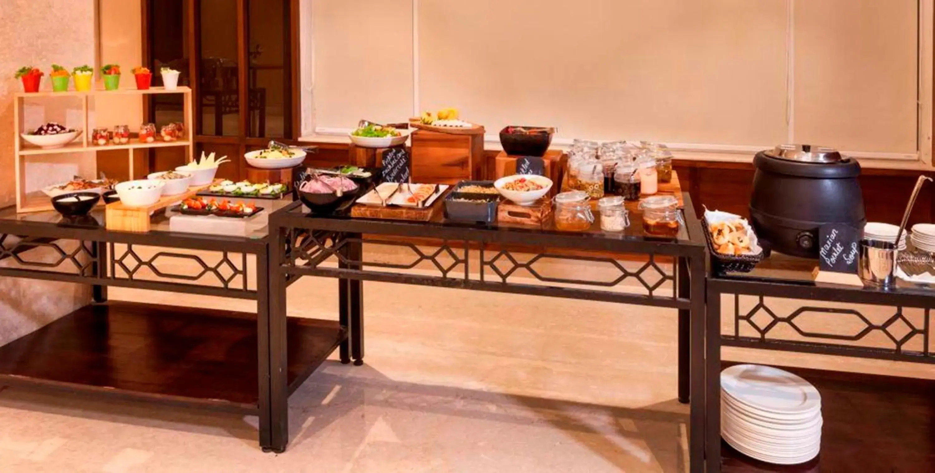 Restaurant/places to eat in Lemon Tree Hotel Lucknow Restaurant/places to eat in Lemon Tree Hotel Lucknow