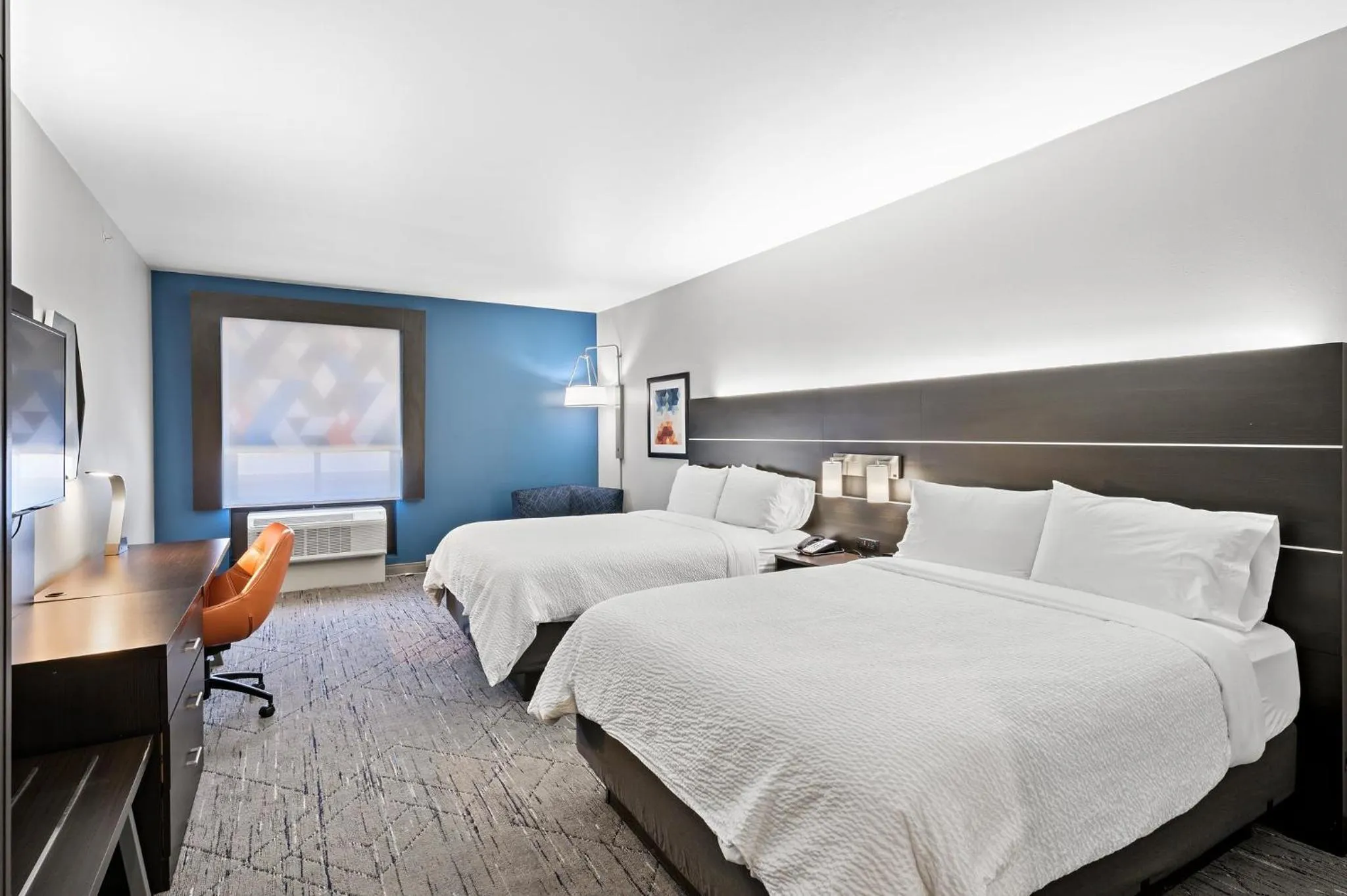 Photo of the whole room, Bed in Holiday Inn Express & Suites White Hall by IHG