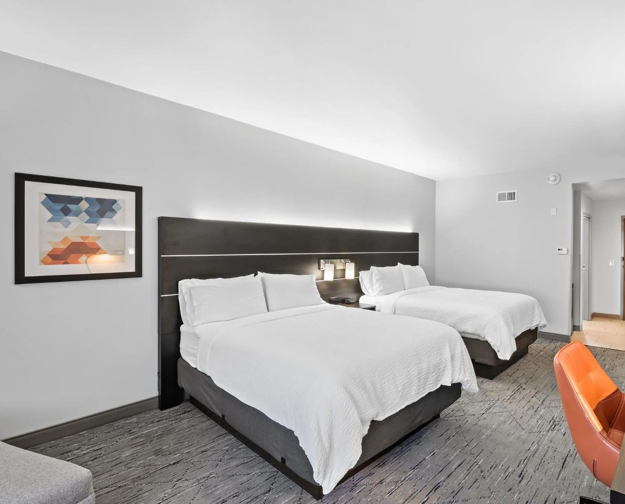 Photo of the whole room, Bed in Holiday Inn Express & Suites White Hall by IHG