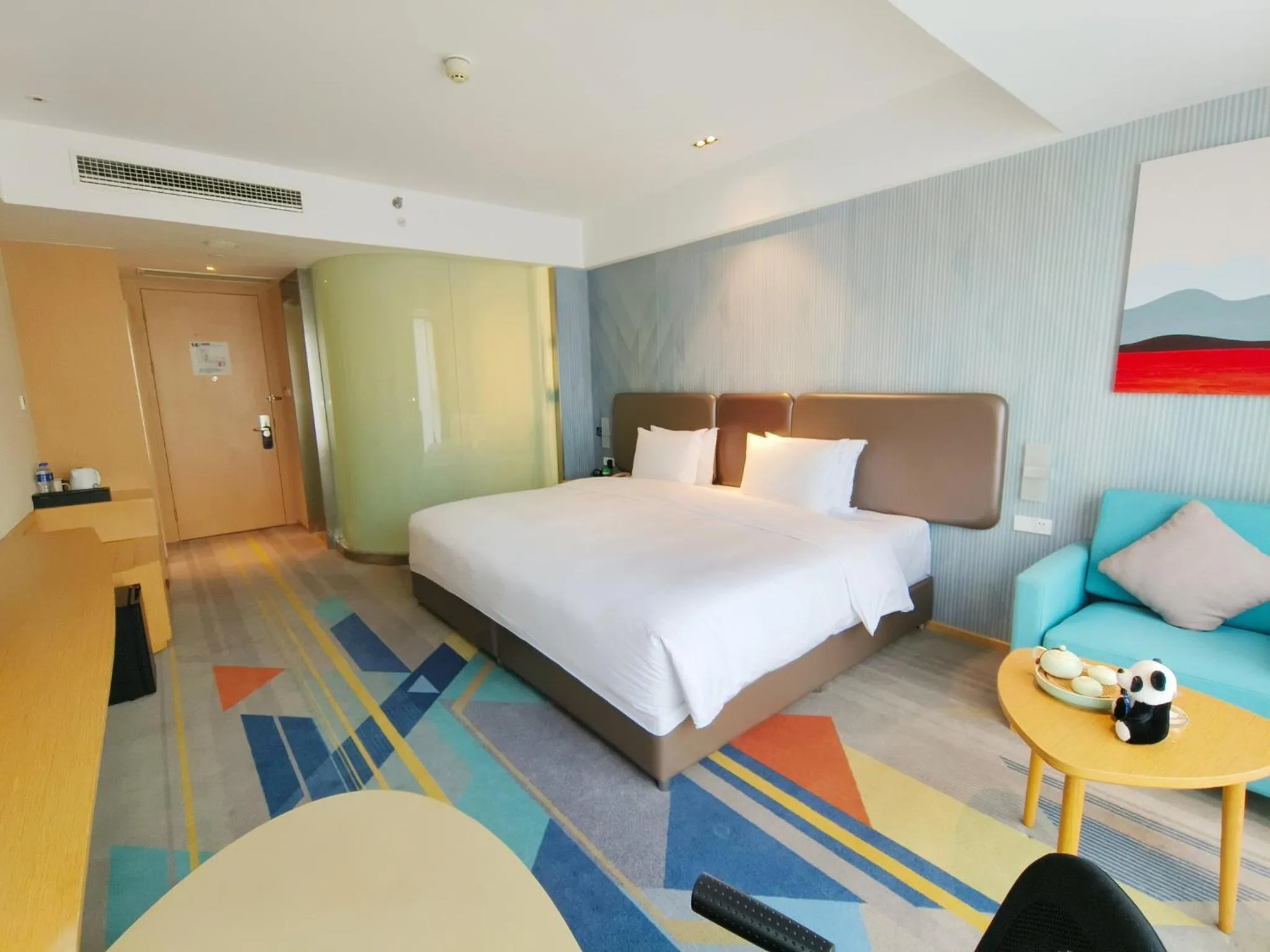 Photo of the whole room, Bed in Holiday Inn Express Chengdu Tianhe by IHG