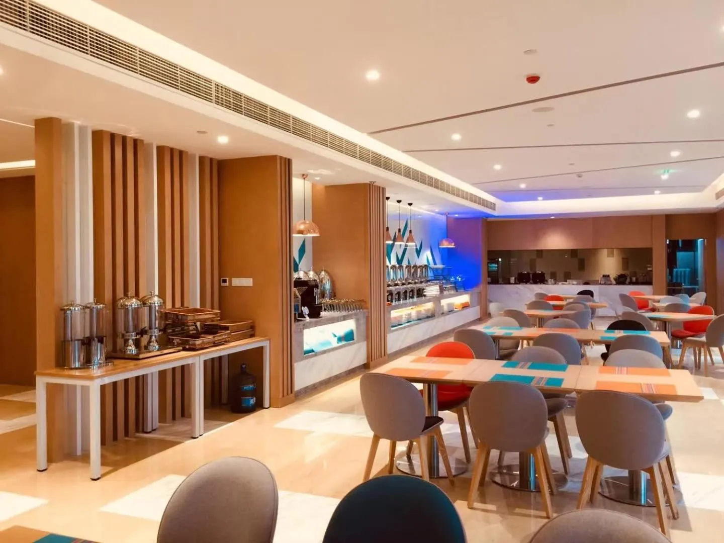 Restaurant/places to eat in Holiday Inn Express Chengdu Tianhe by IHG