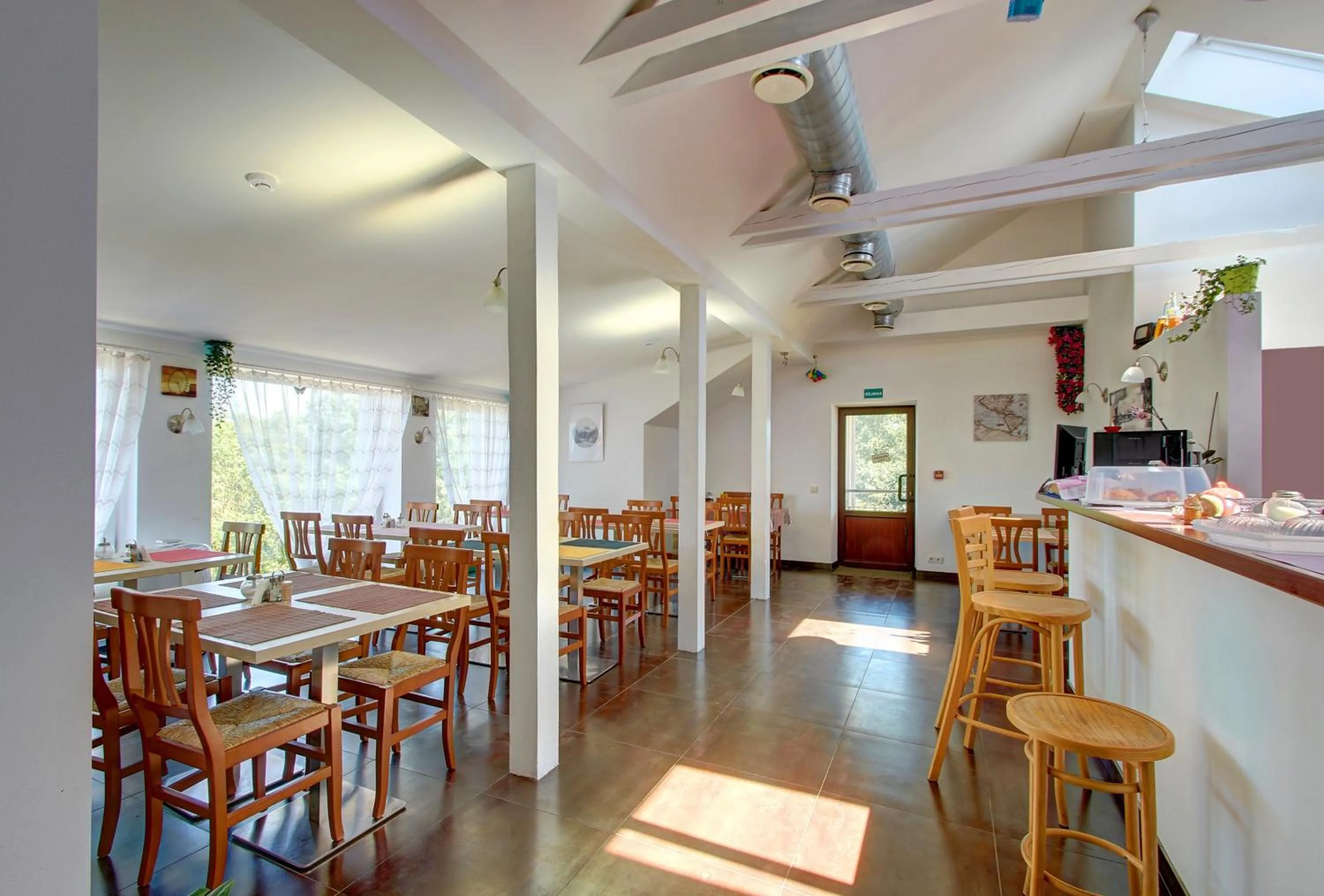 Food and drinks in Aerohotel