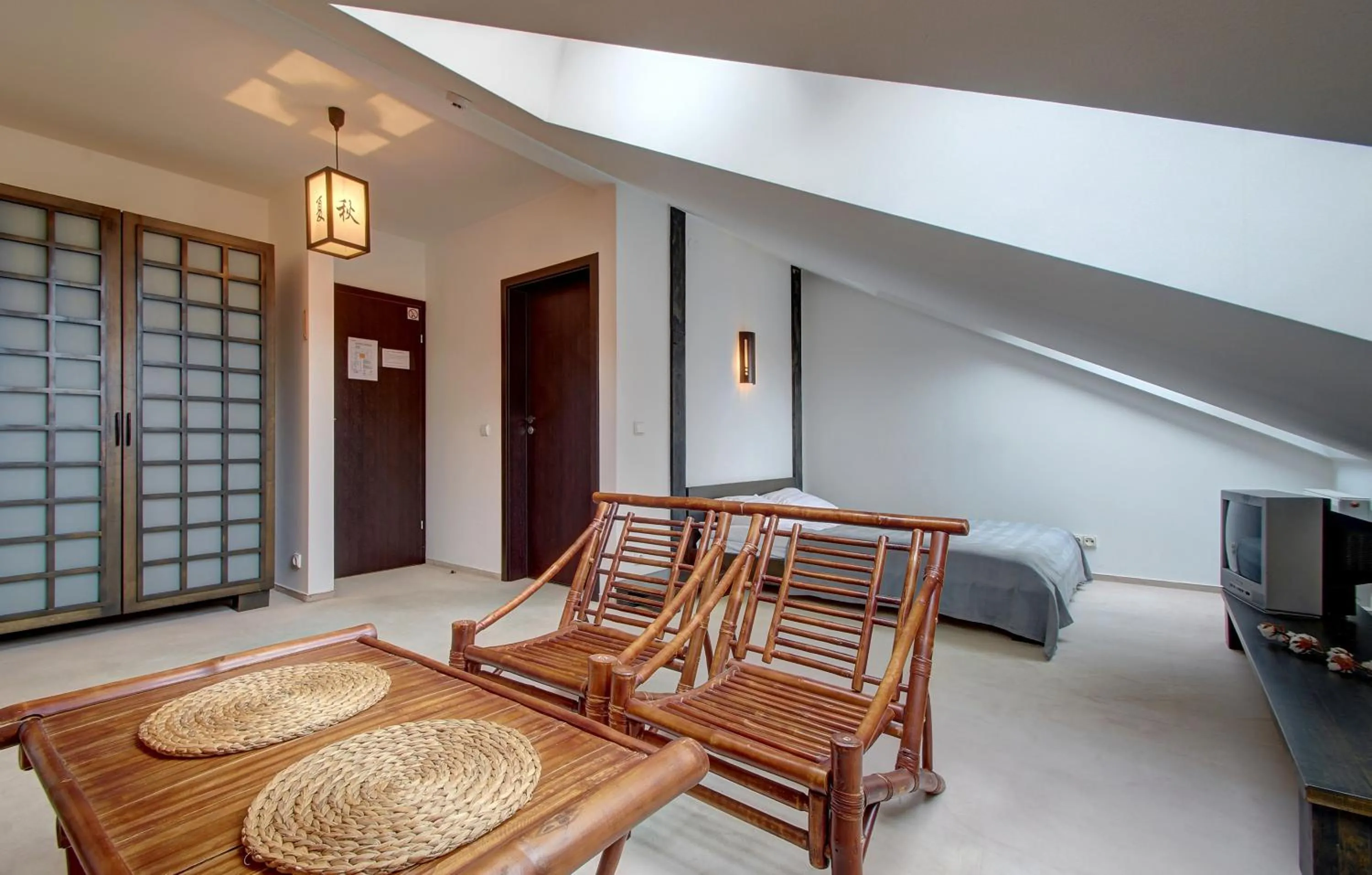 Photo of the whole room in Aerohotel