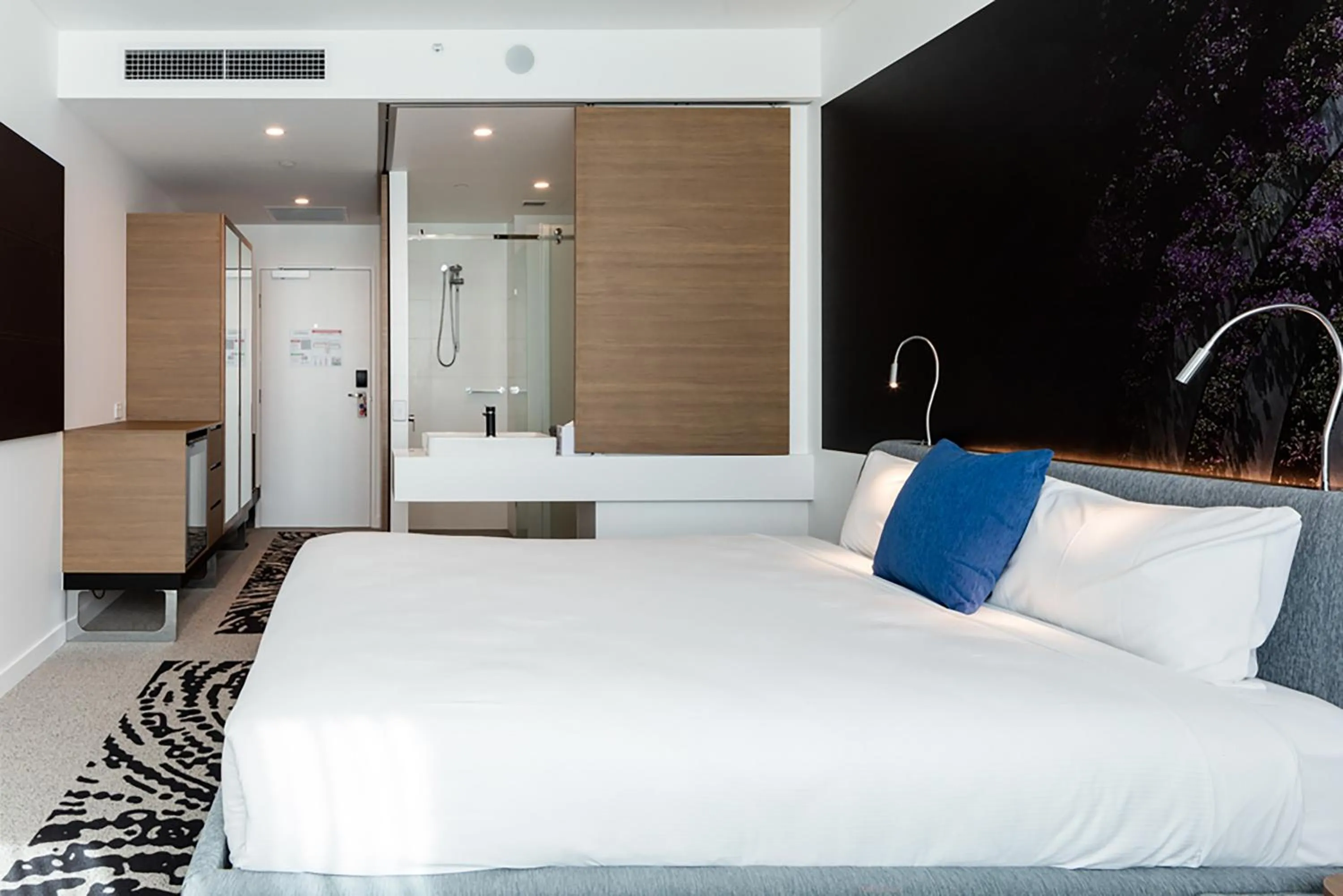 Bed in Novotel Brisbane South Bank