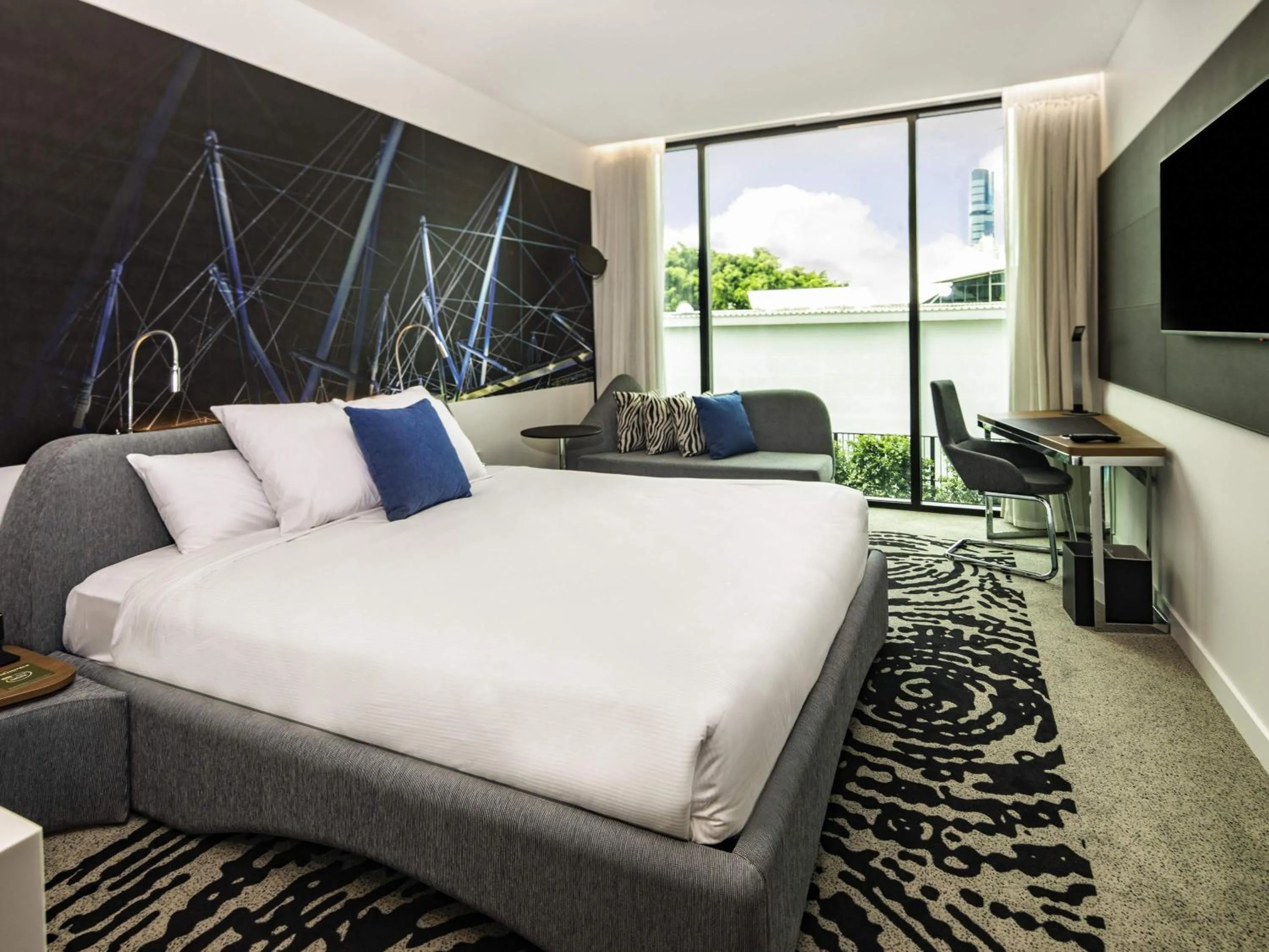 Bed in Novotel Brisbane South Bank