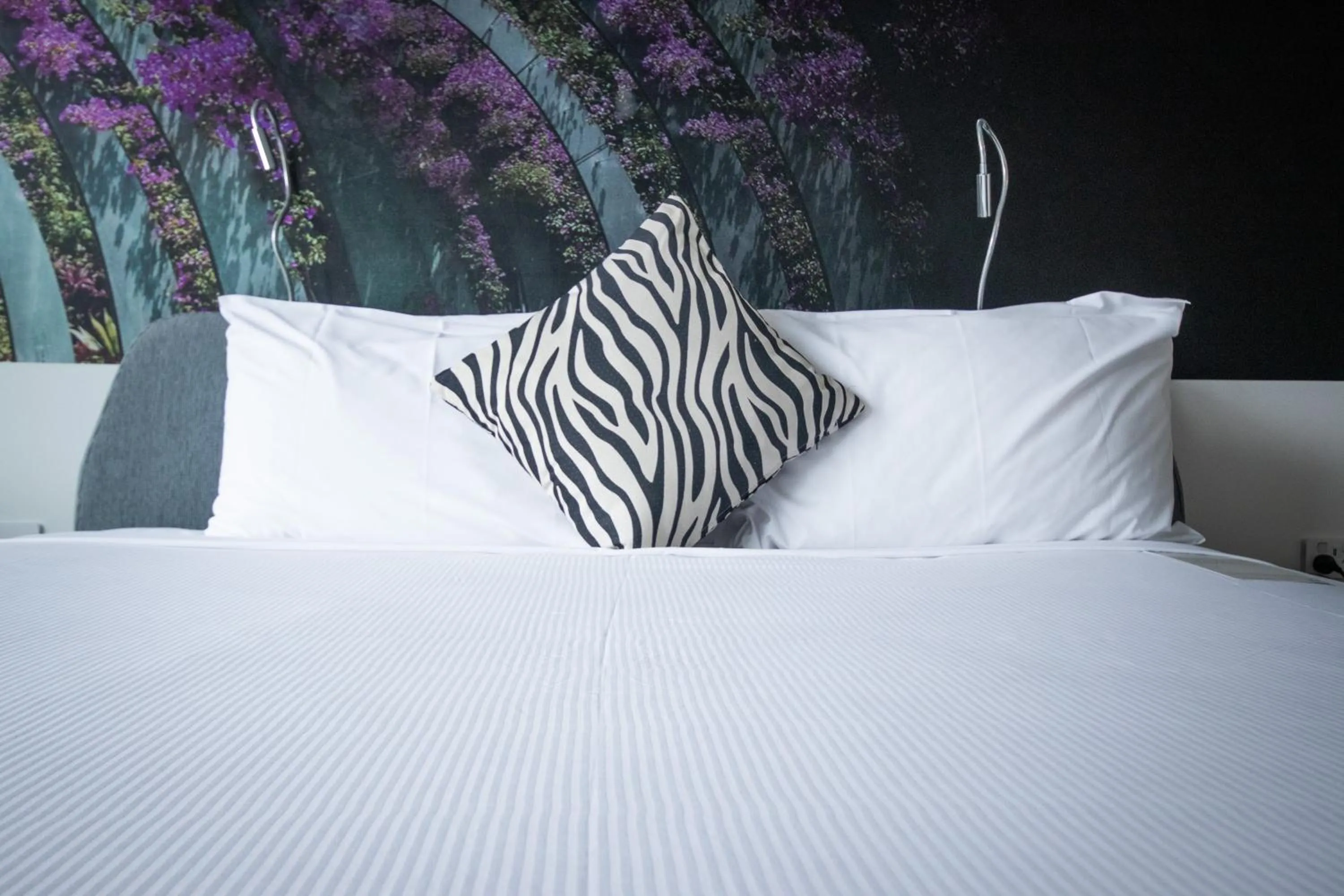 Bed in Novotel Brisbane South Bank