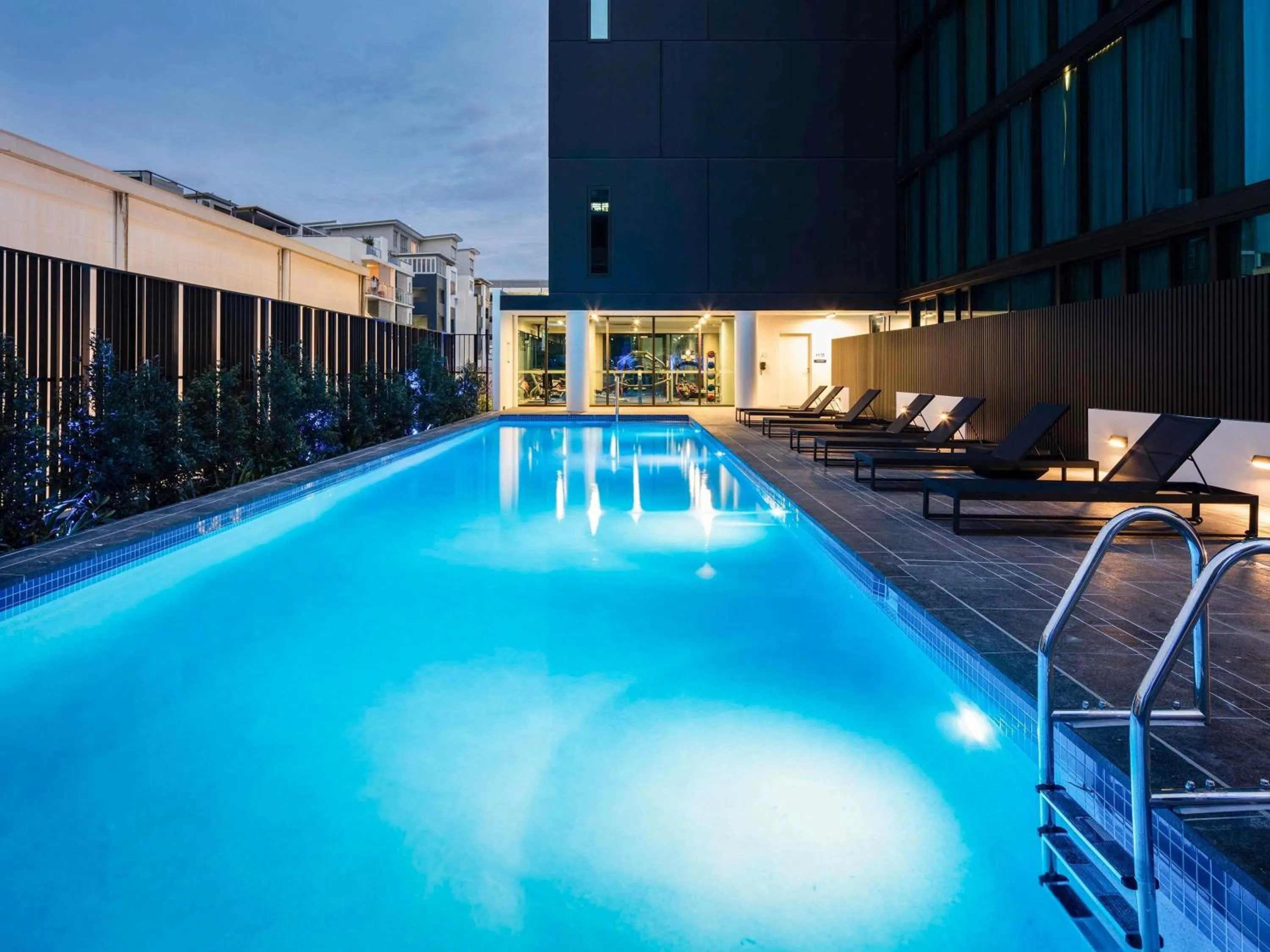 Swimming pool in Novotel Brisbane South Bank