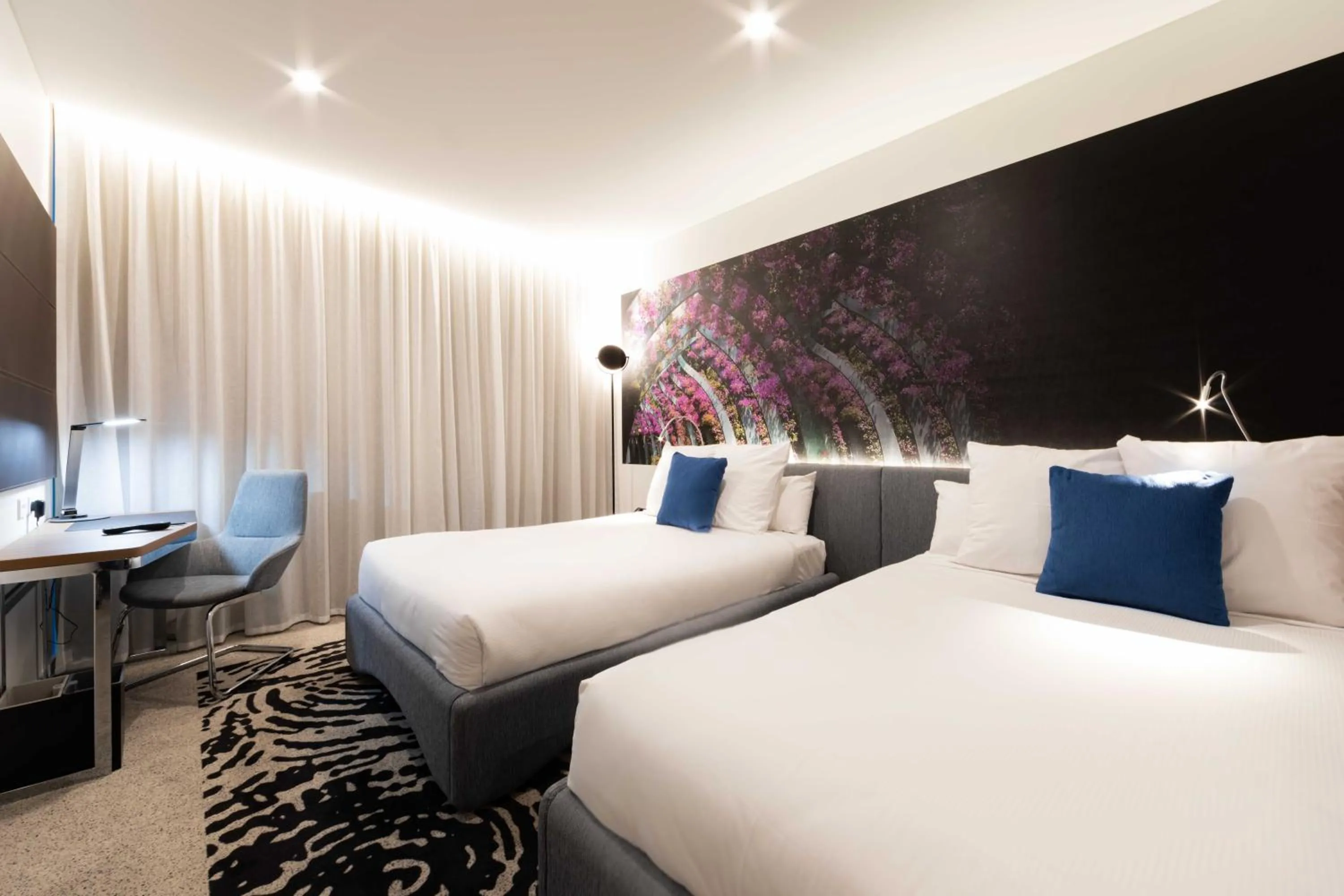 Bed in Novotel Brisbane South Bank