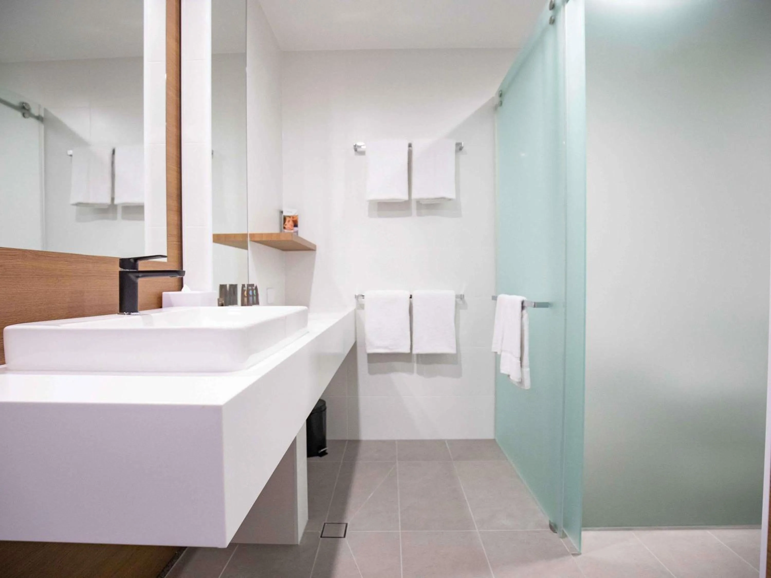 Bedroom, Bed in Novotel Brisbane South Bank