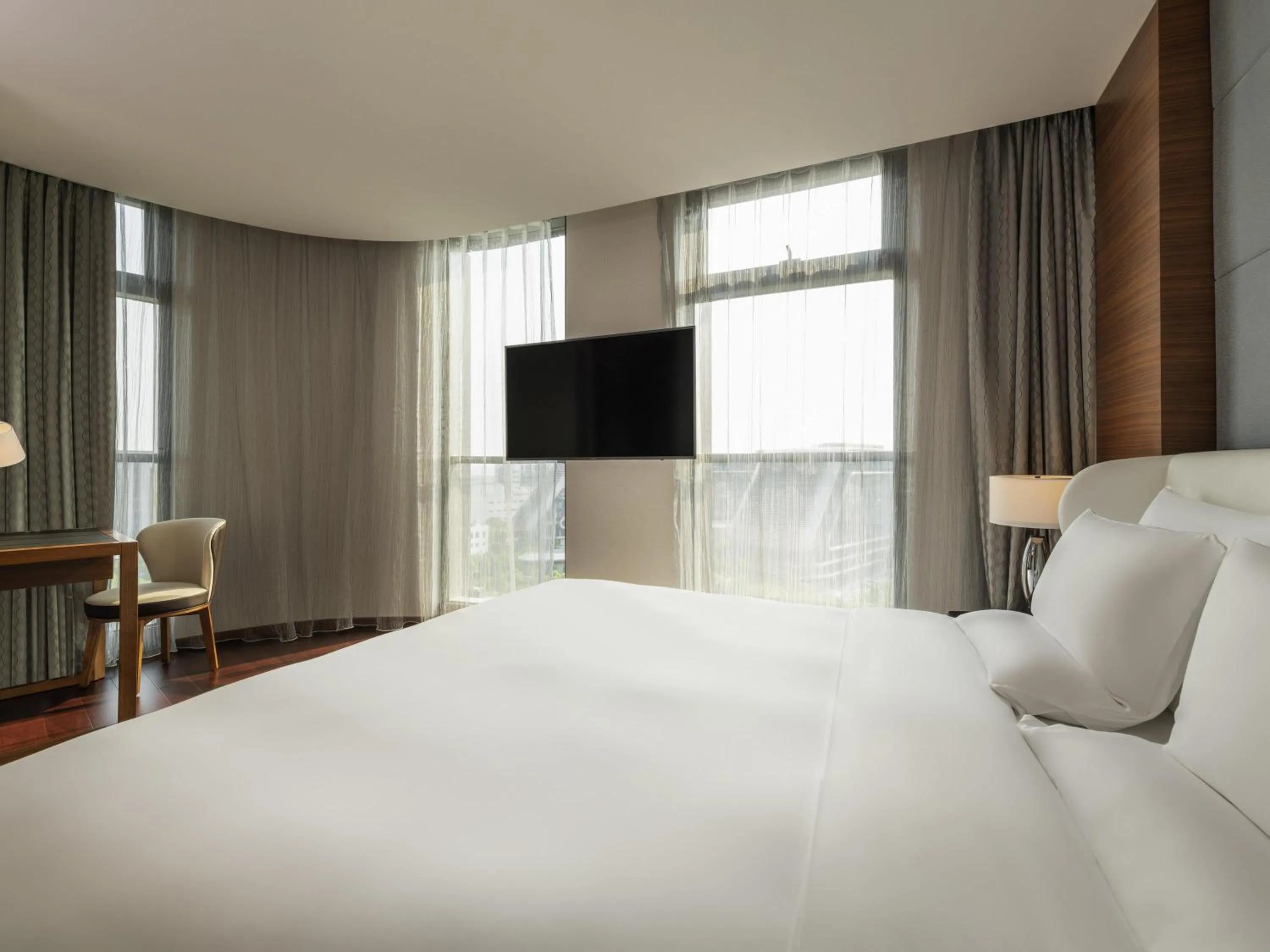 Bedroom, Bed in Novotel Shanghai Hongqiao