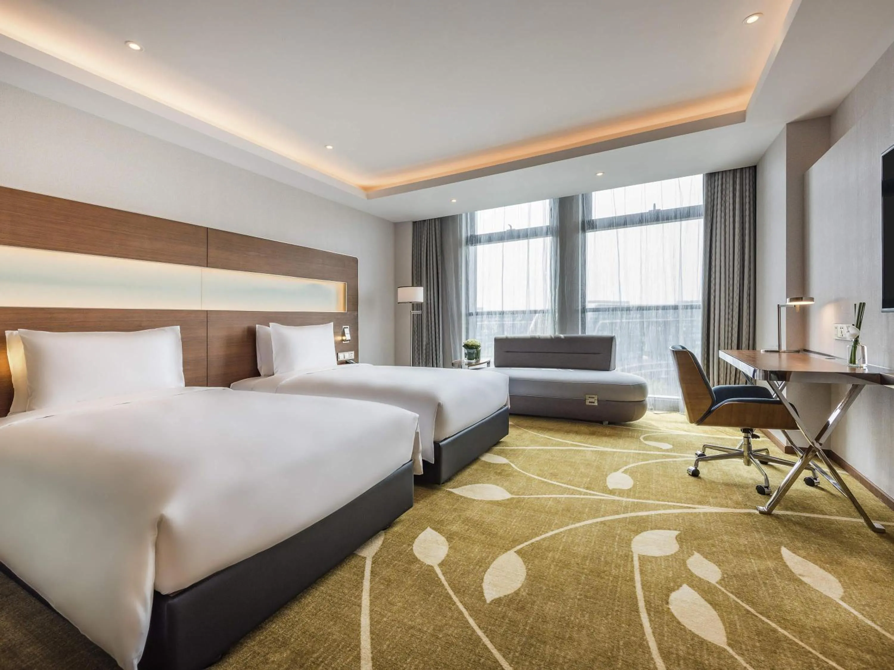 Bedroom, Bed in Novotel Shanghai Hongqiao