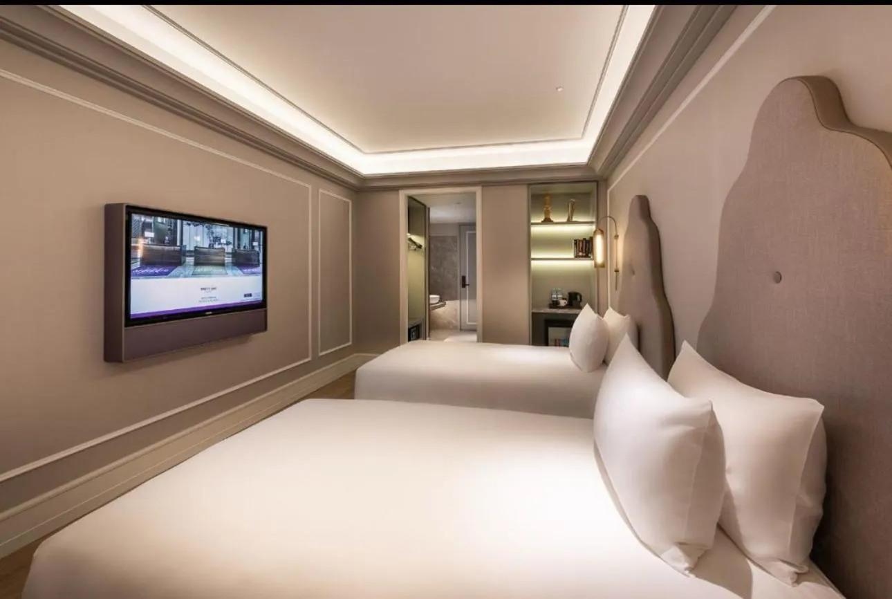 Bed in Mercure Shanghai Hongqiao SOHO