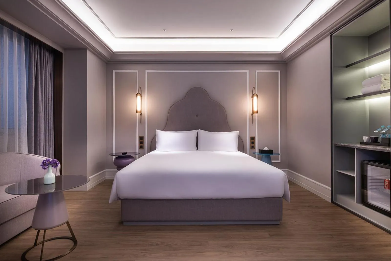 Bed in Mercure Shanghai Hongqiao SOHO