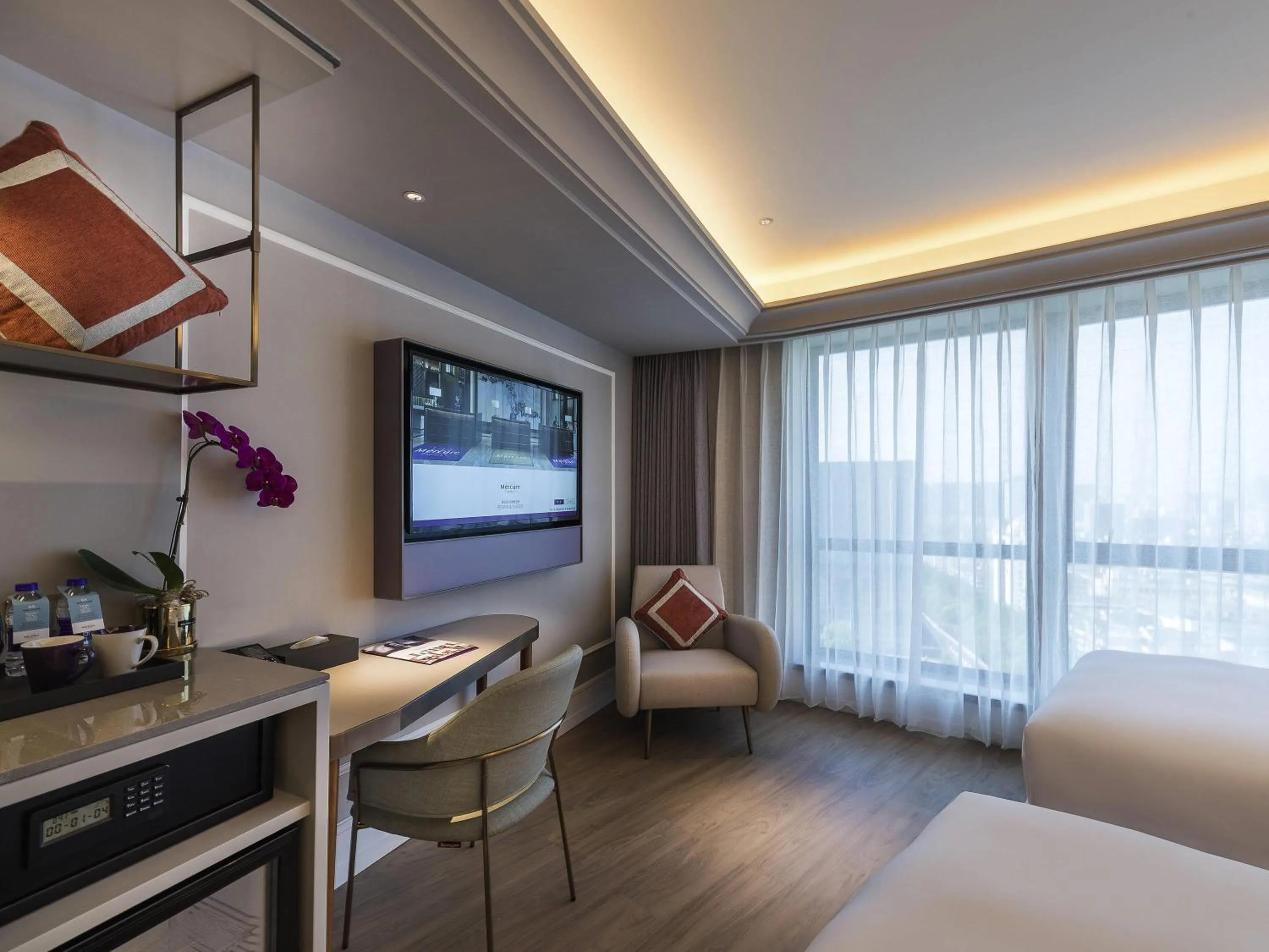 Bedroom, Bed in Mercure Hangzhou West Lake