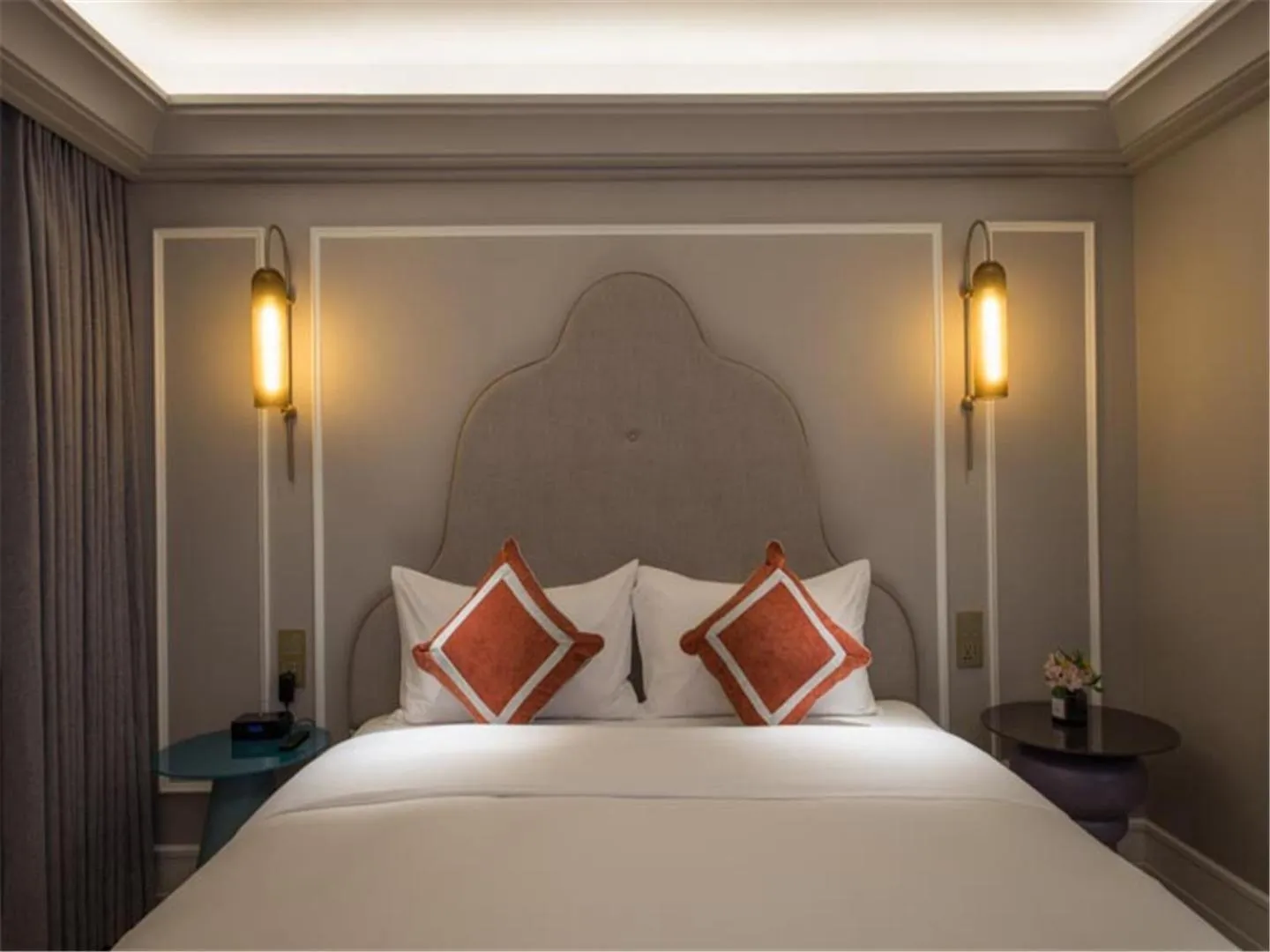 Bed in Mercure Hangzhou West Lake