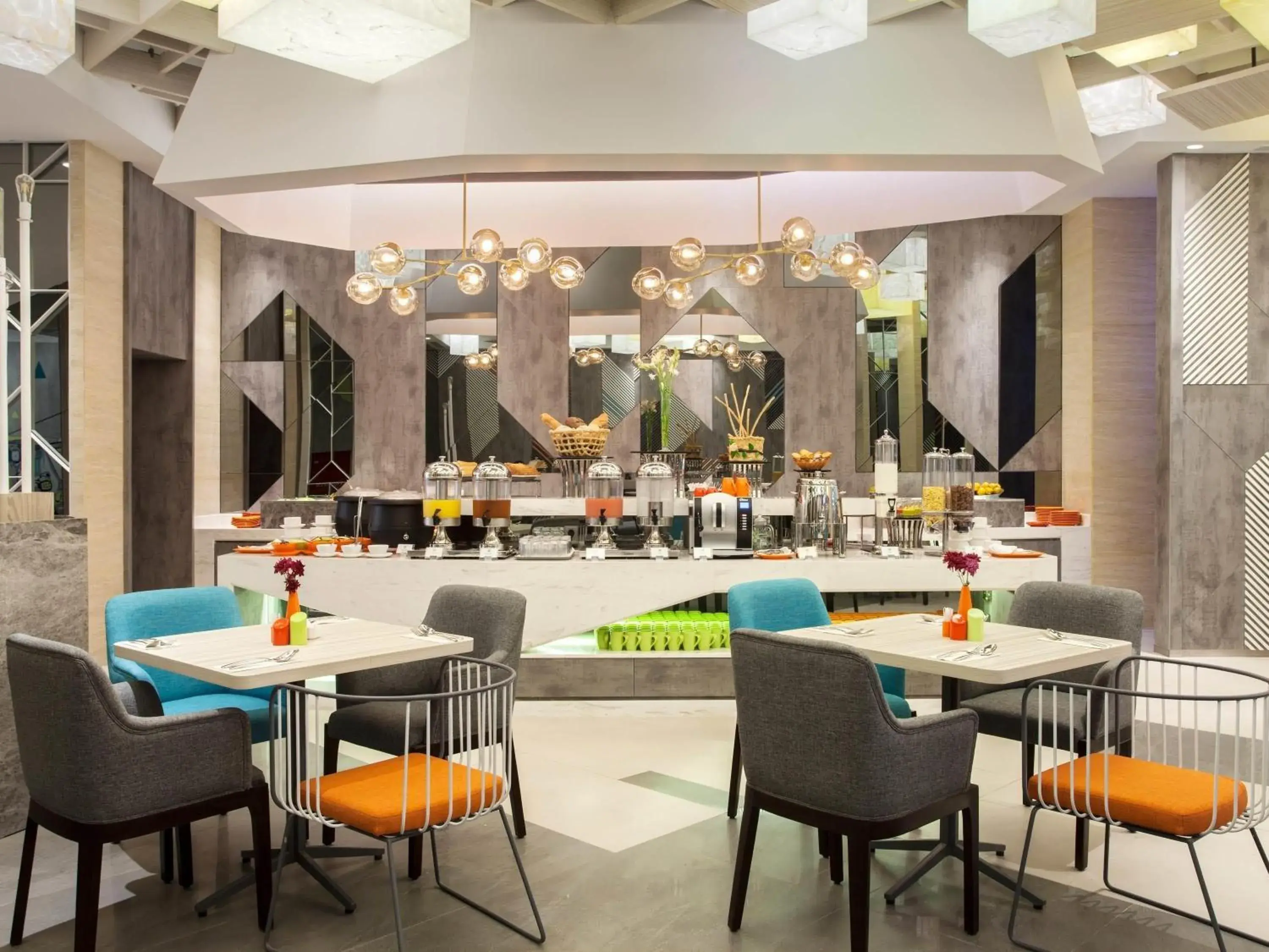 Restaurant/places to eat in ibis Styles Medan Pattimura Restaurant/places to eat in ibis Styles Medan Pattimura