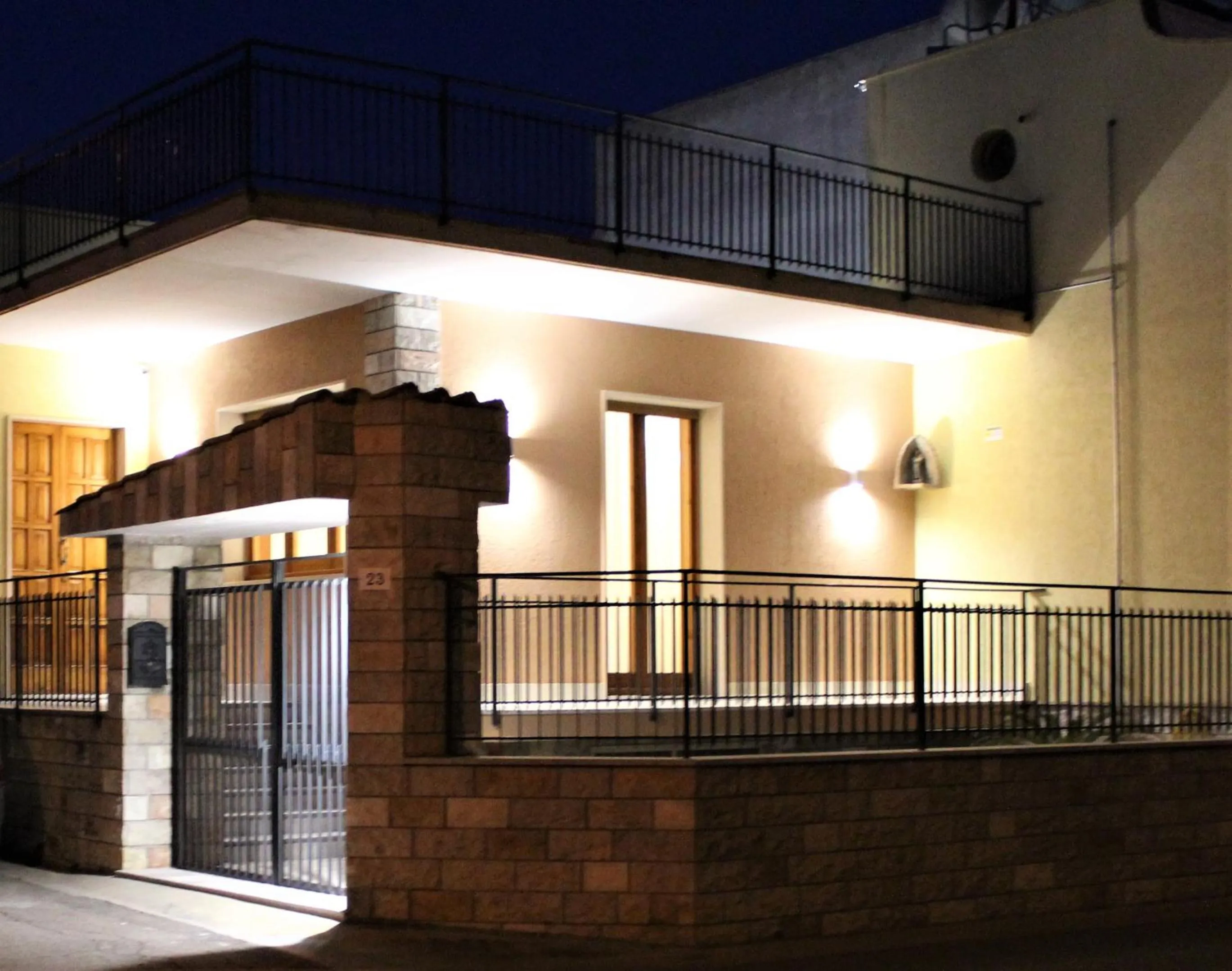 Facade/entrance in La Chiave Rossa B&B