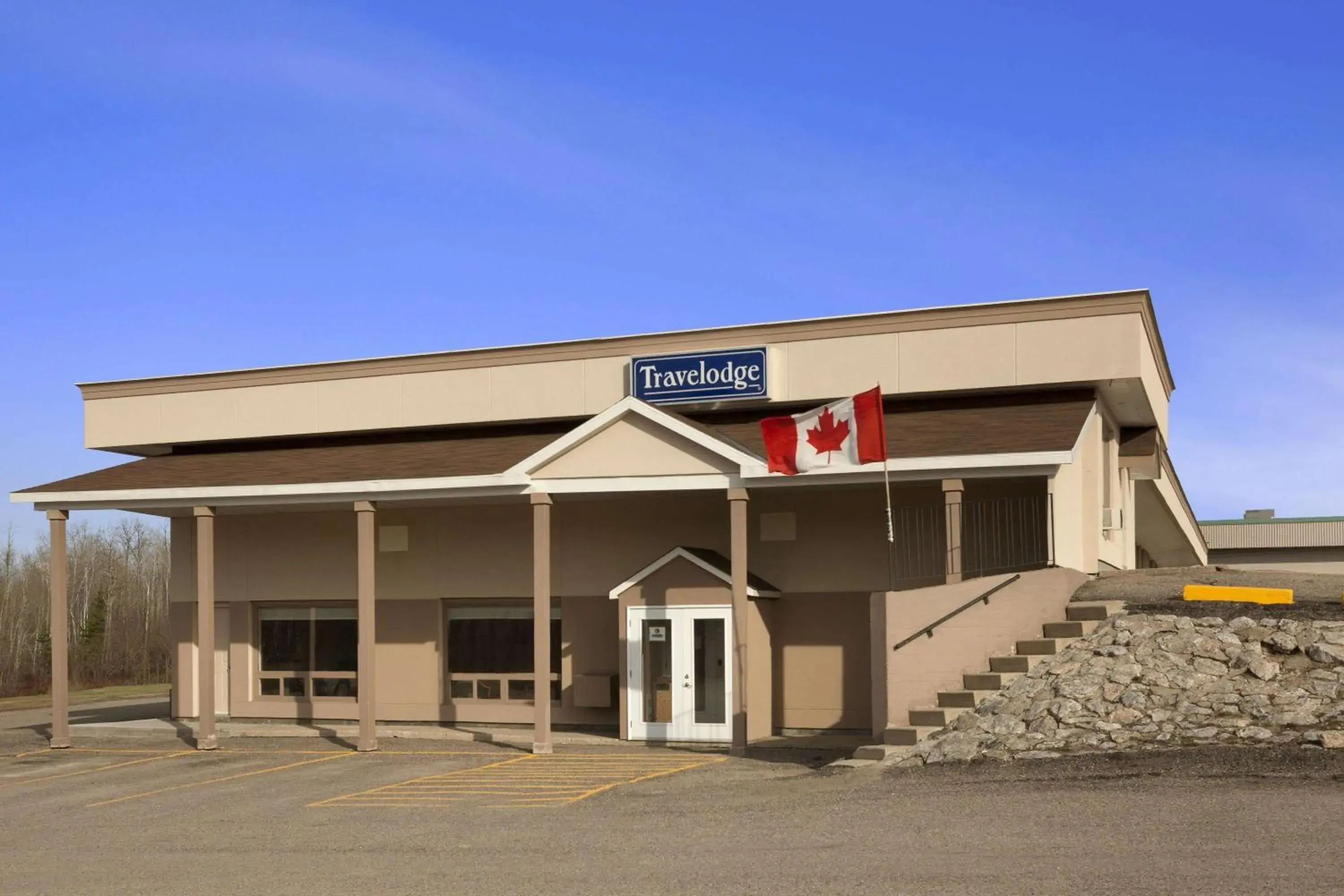 Property building in Travelodge by Wyndham Kapuskasing Property building in Travelodge by Wyndham Kapuskasing