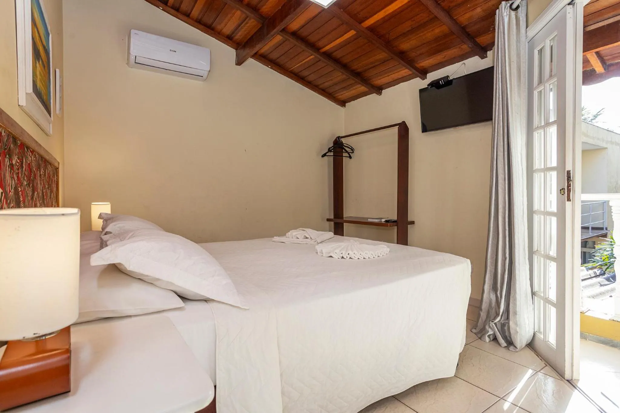 Photo of the whole room, Bed in Pousada Bonns Ventos