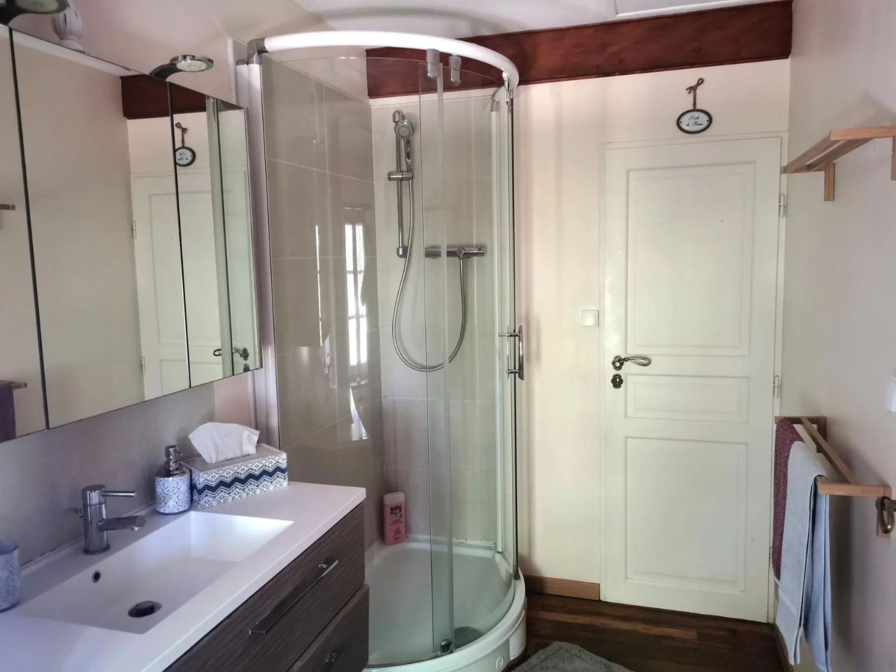 Bathroom in Les Jardins de Camelot