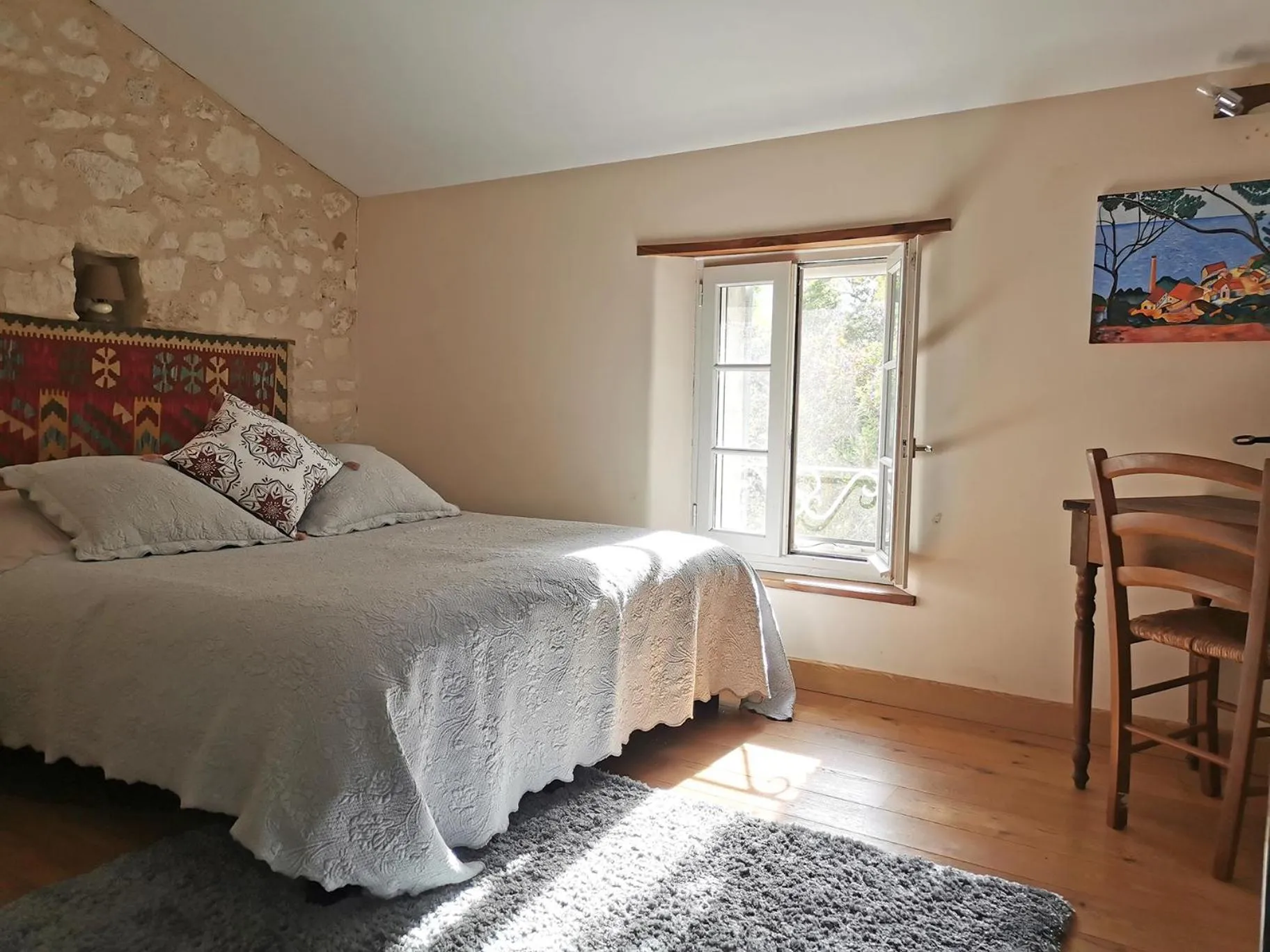 Double Room with Private Bathroom in Les Jardins de Camelot
