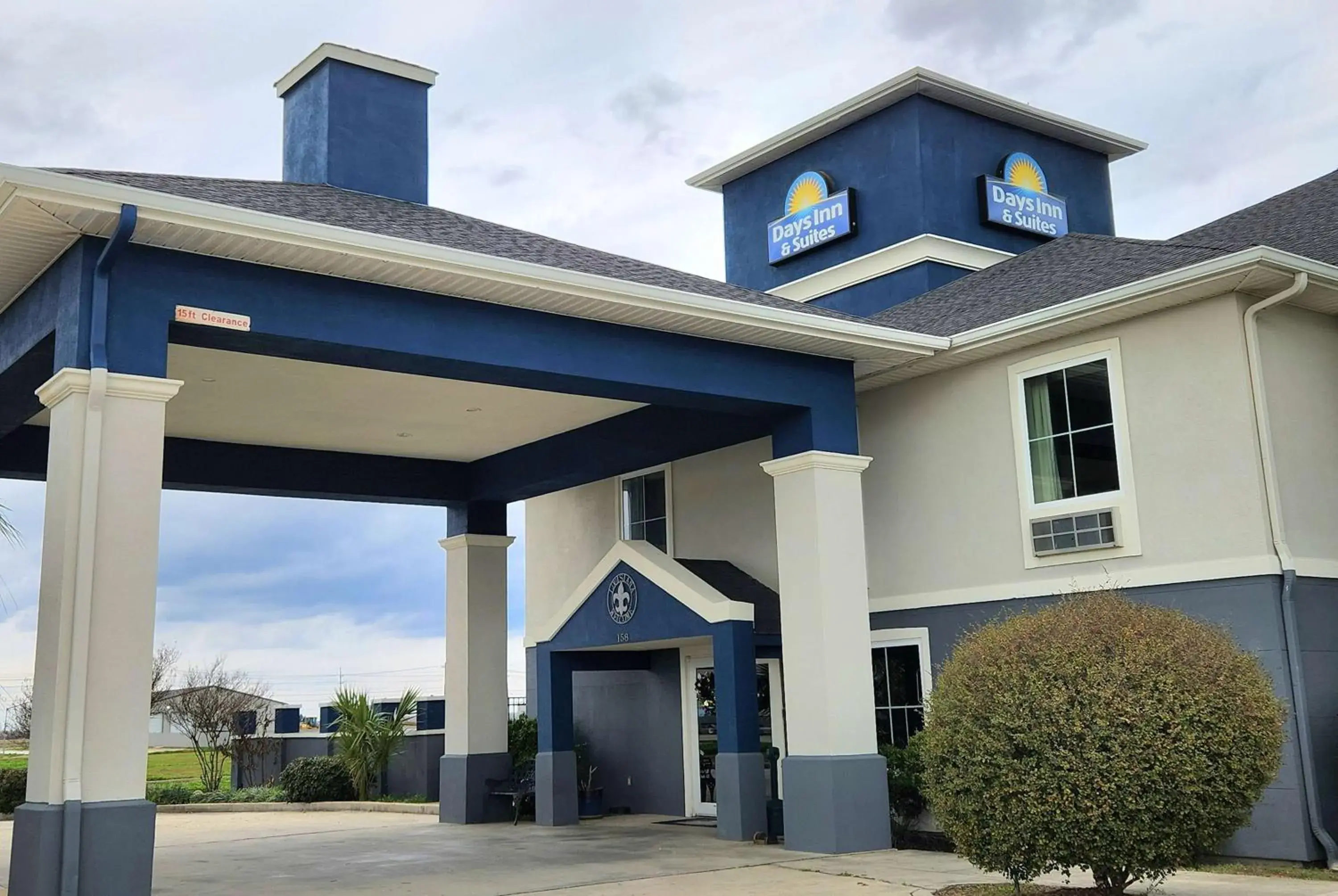 Property building in Days Inn & Suites by Wyndham Thibodaux Property building in Days Inn & Suites by Wyndham Thibodaux
