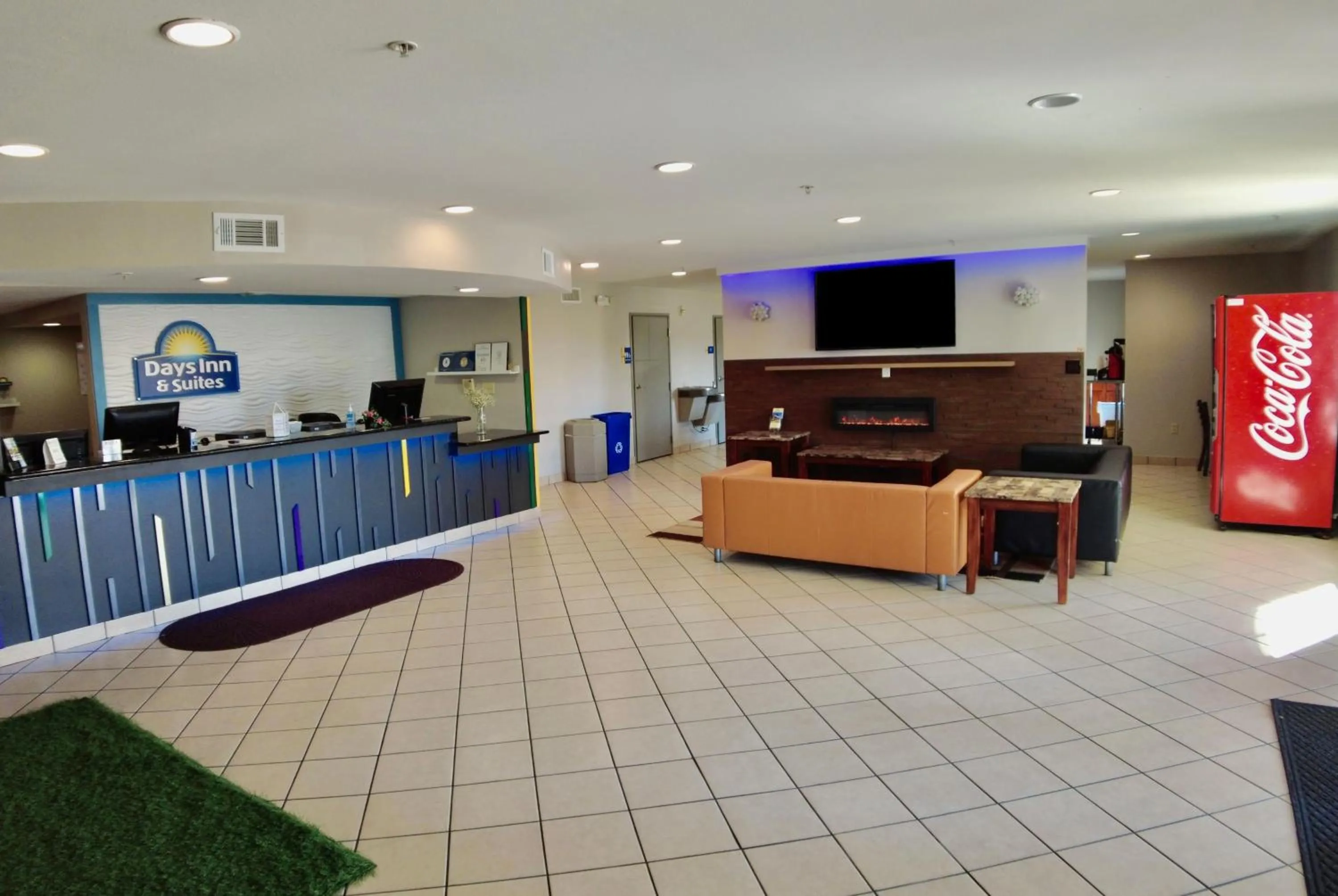 Lobby or reception in Days Inn & Suites by Wyndham Thibodaux