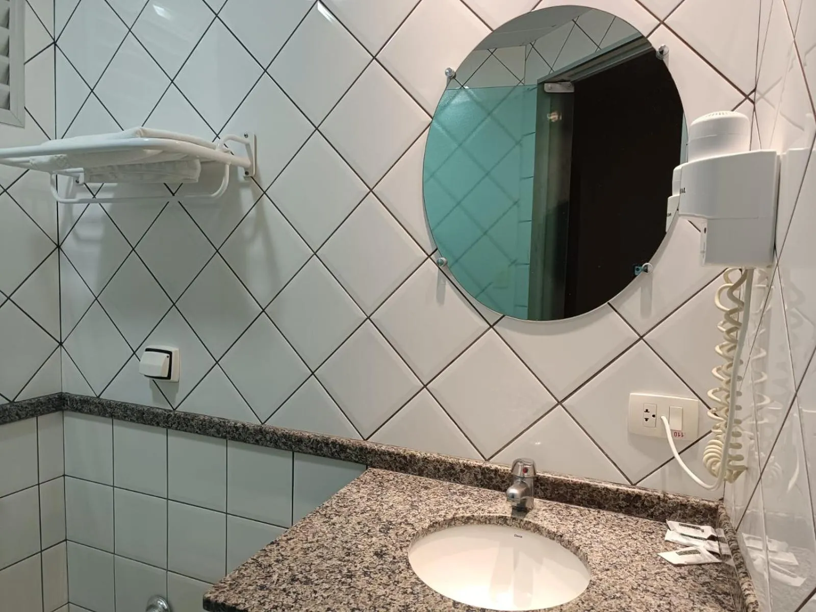 Hot Spring Bath in Hotel GAPH Maringa - Economico Mini Resort